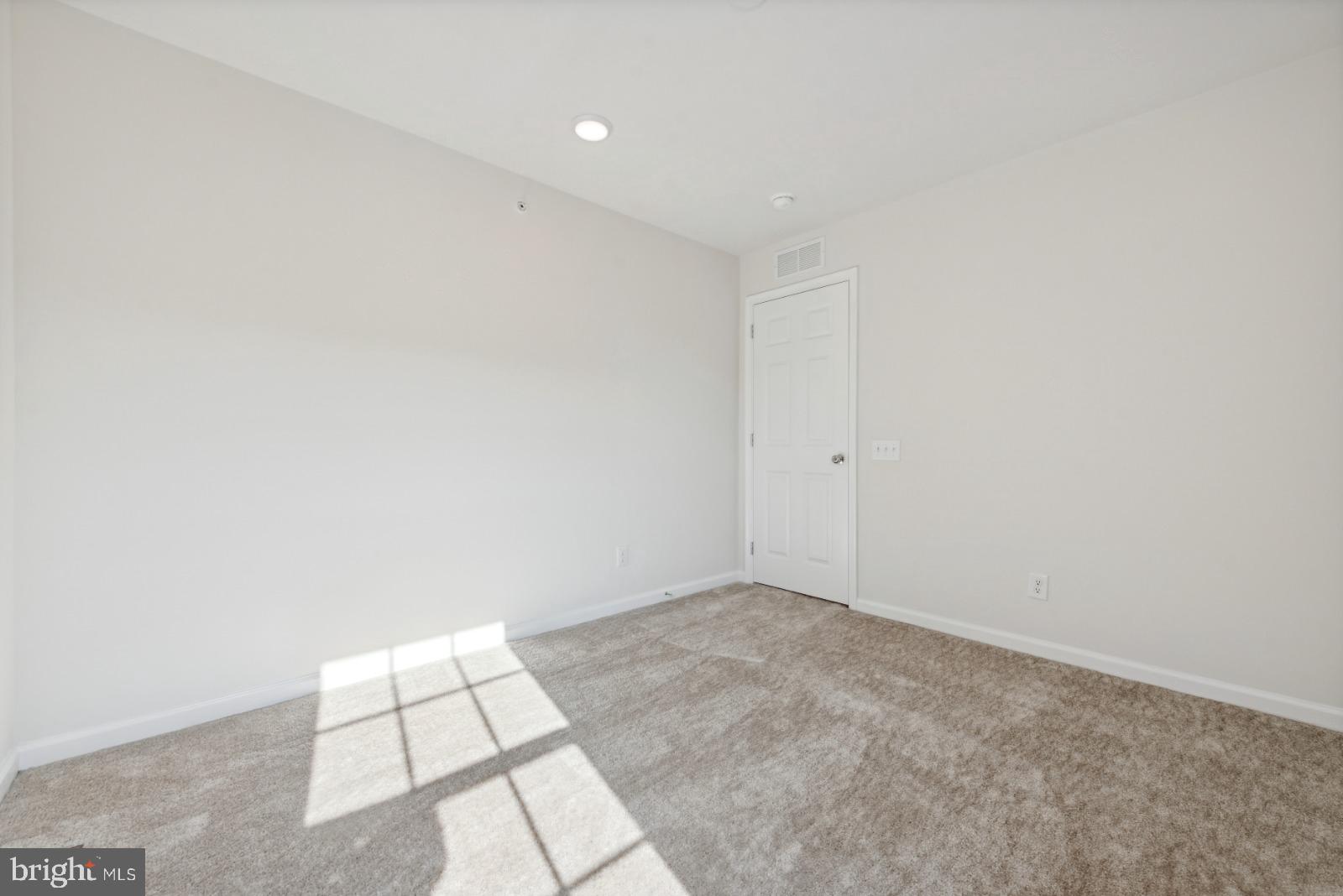 SPRING LAKE - Residential Lease