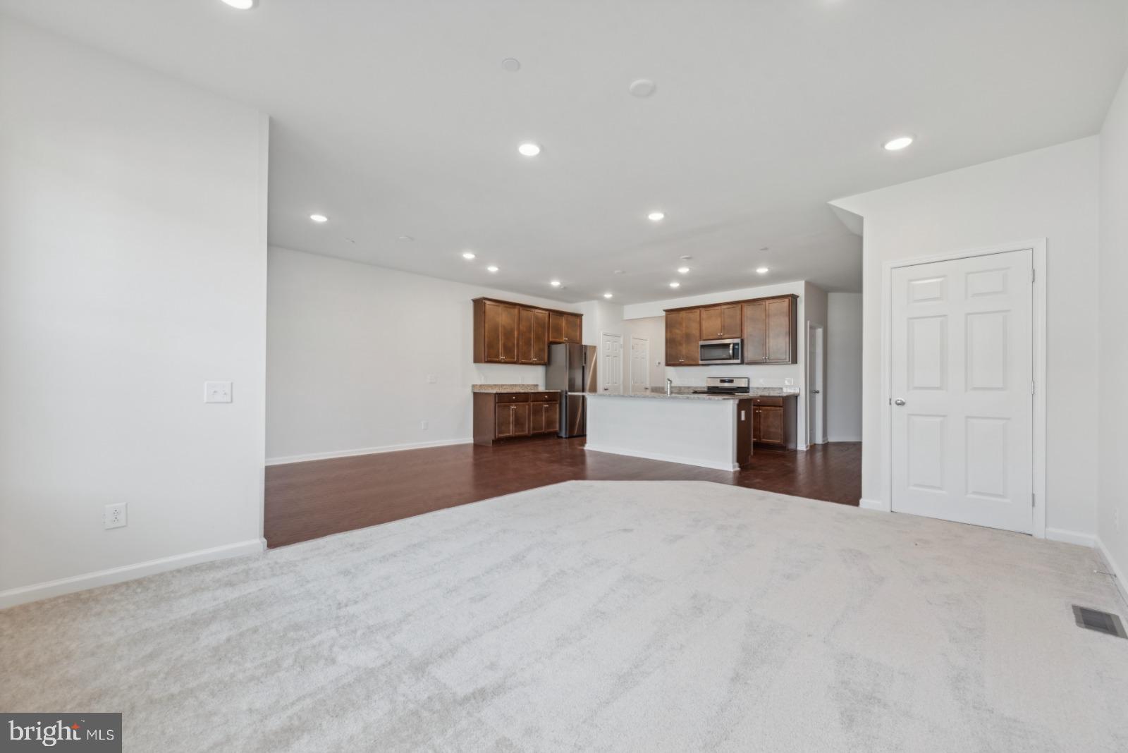 SPRING LAKE - Residential Lease