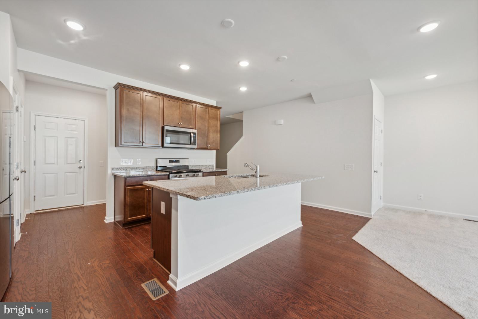 SPRING LAKE - Residential Lease