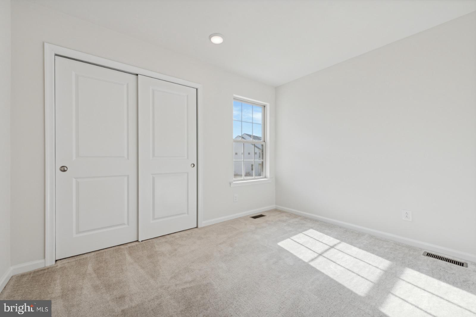 SPRING LAKE - Residential Lease