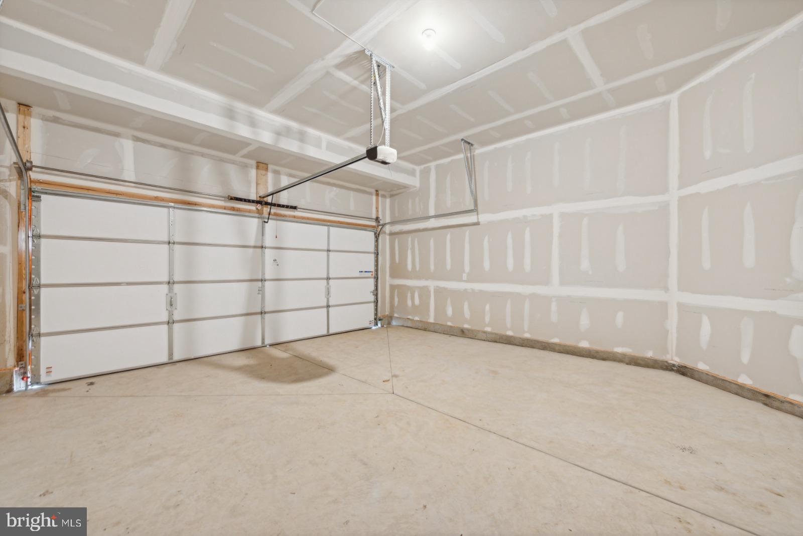 SPRING LAKE - Residential Lease