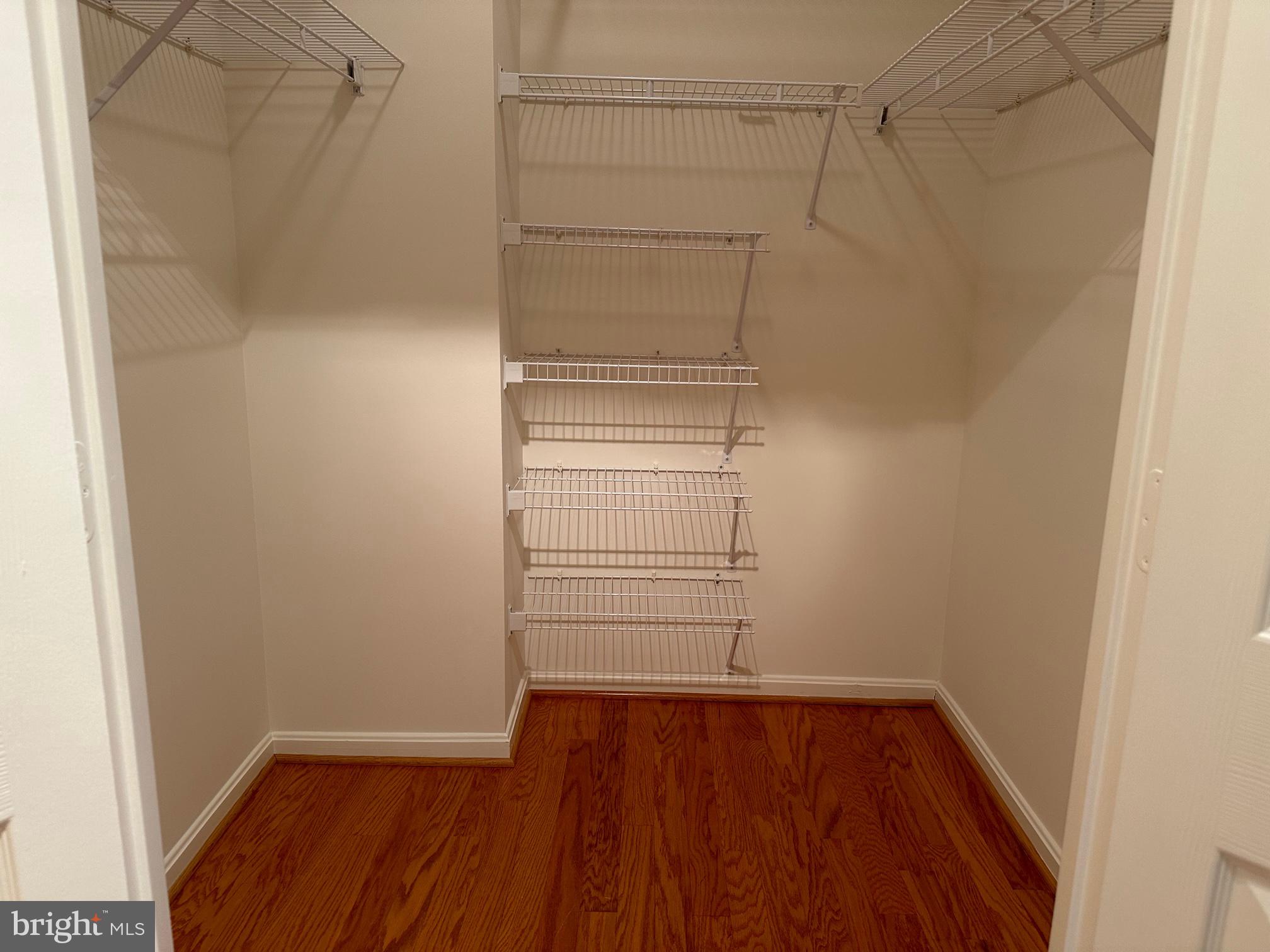 TURNBERRY COURTS AT LEIS - Residential