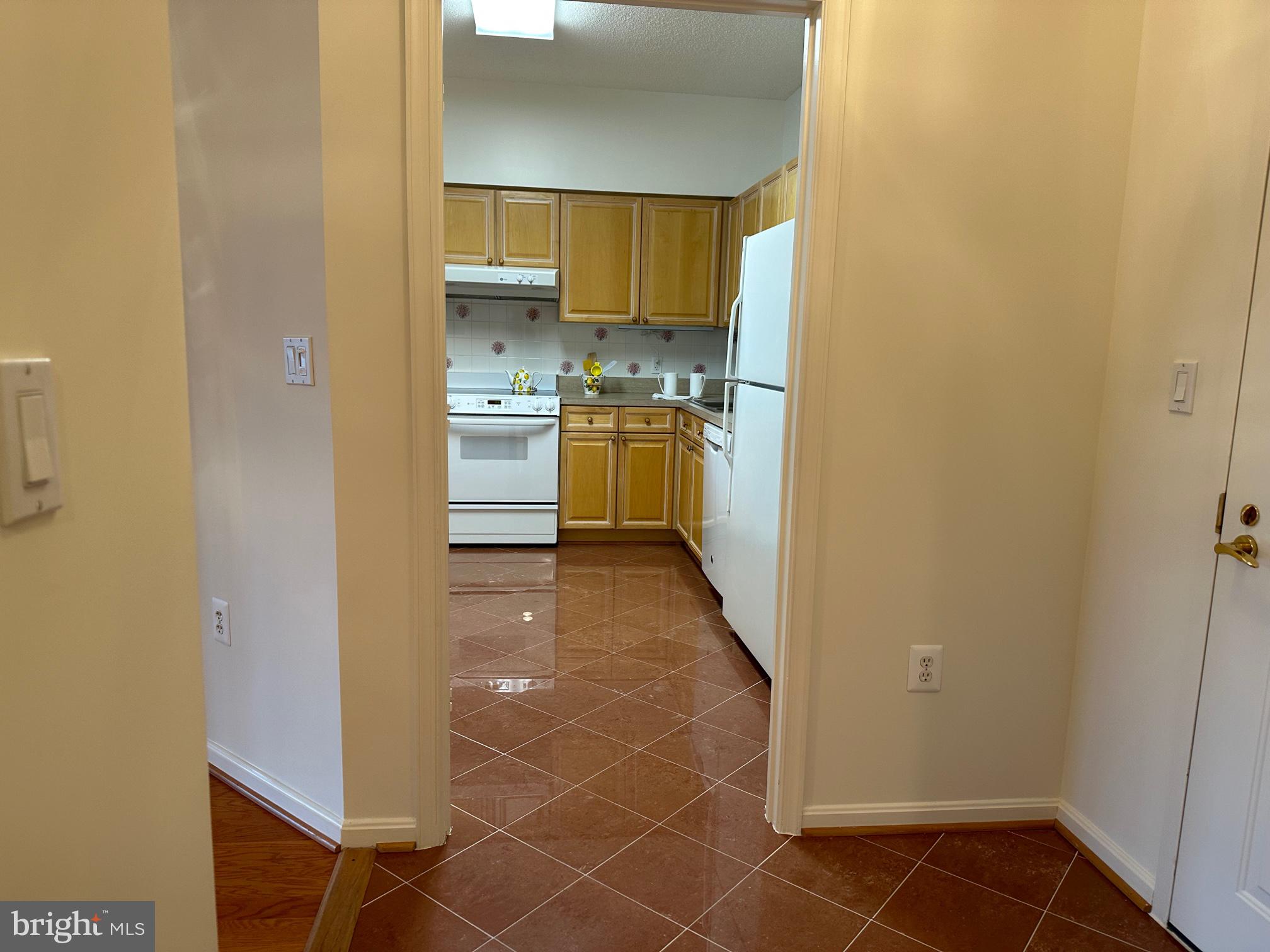 TURNBERRY COURTS AT LEIS - Residential