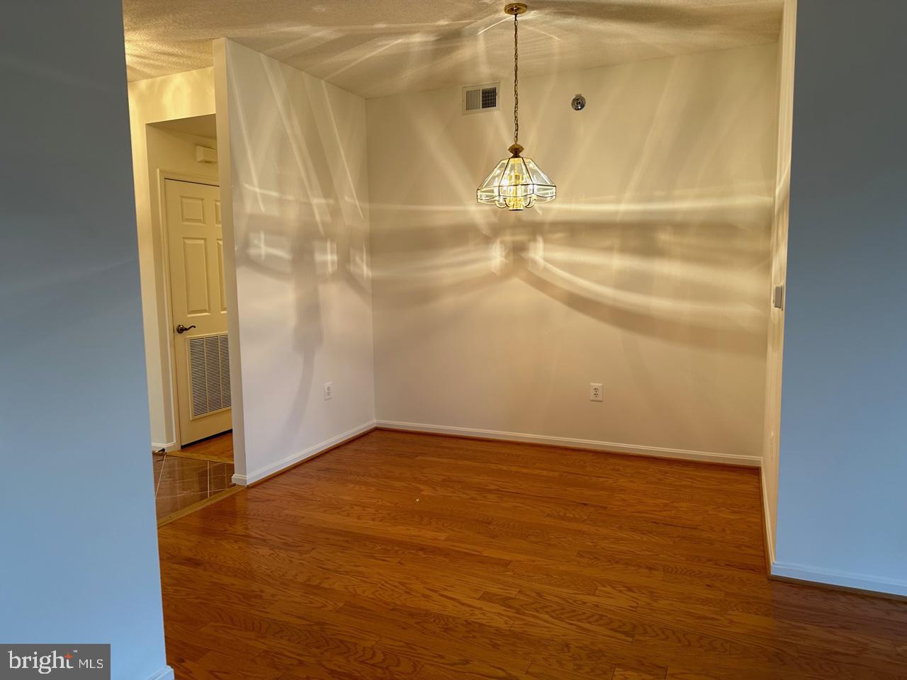 TURNBERRY COURTS AT LEIS - Residential