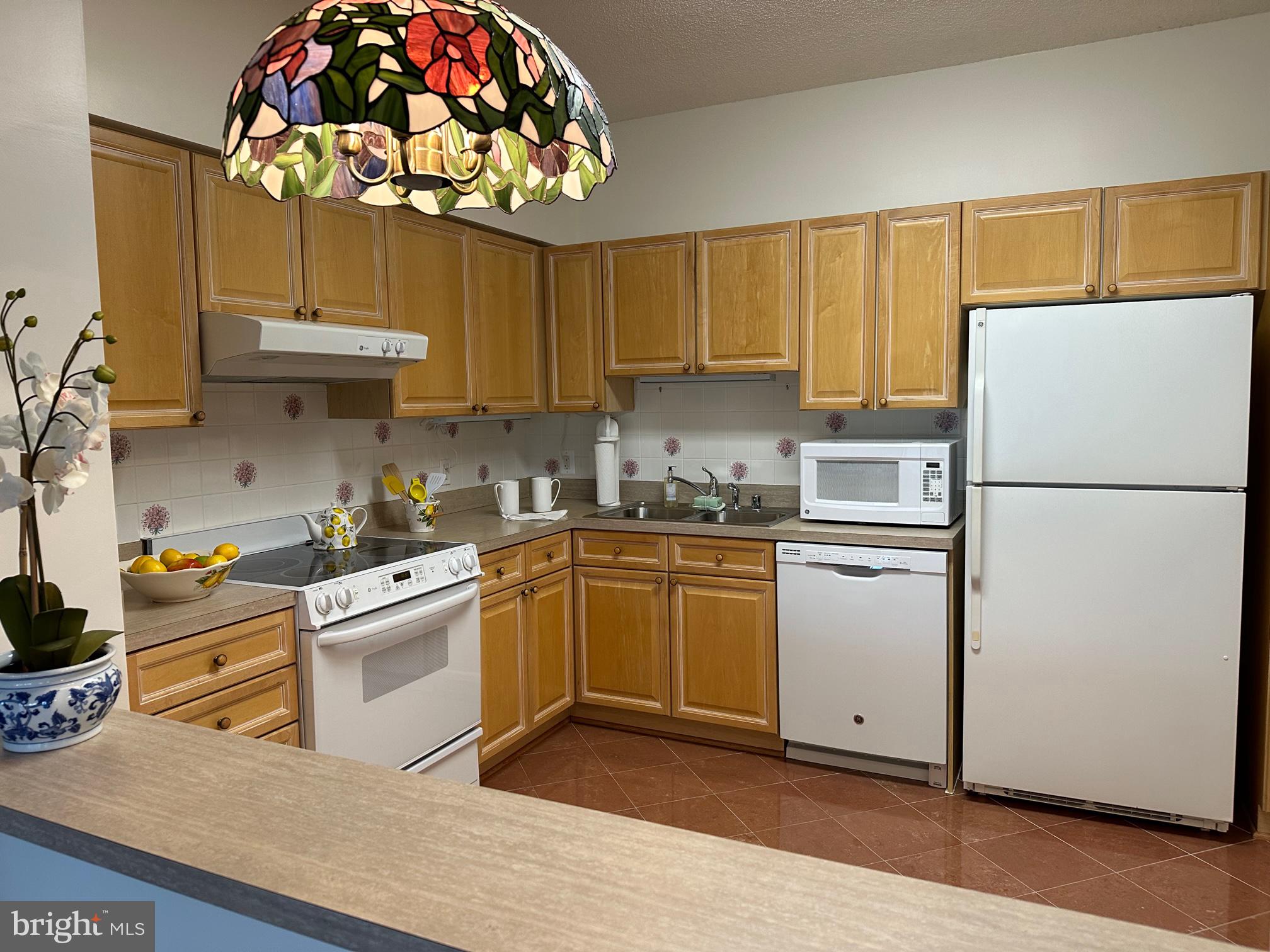 TURNBERRY COURTS AT LEIS - Residential