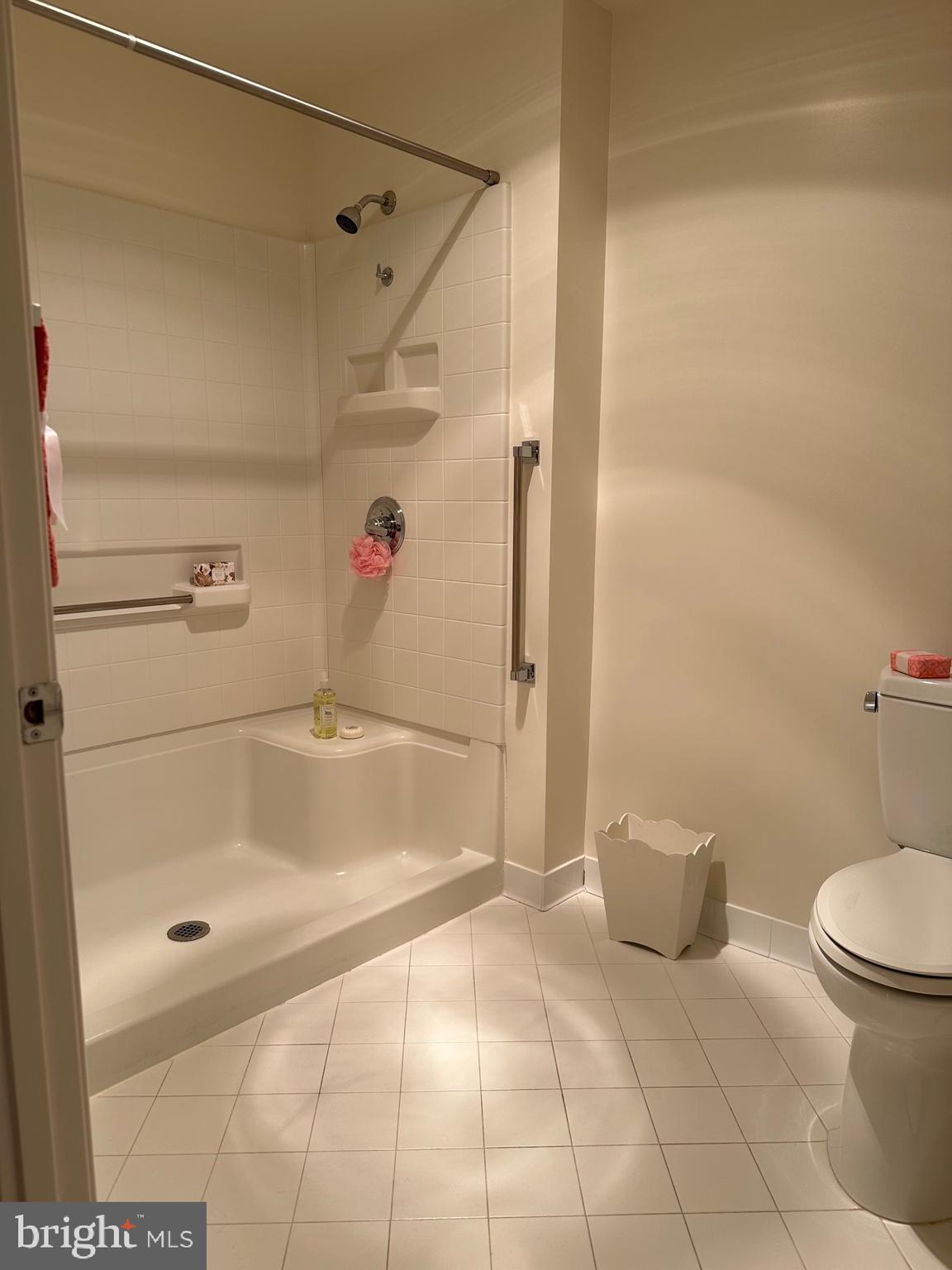 TURNBERRY COURTS AT LEIS - Residential