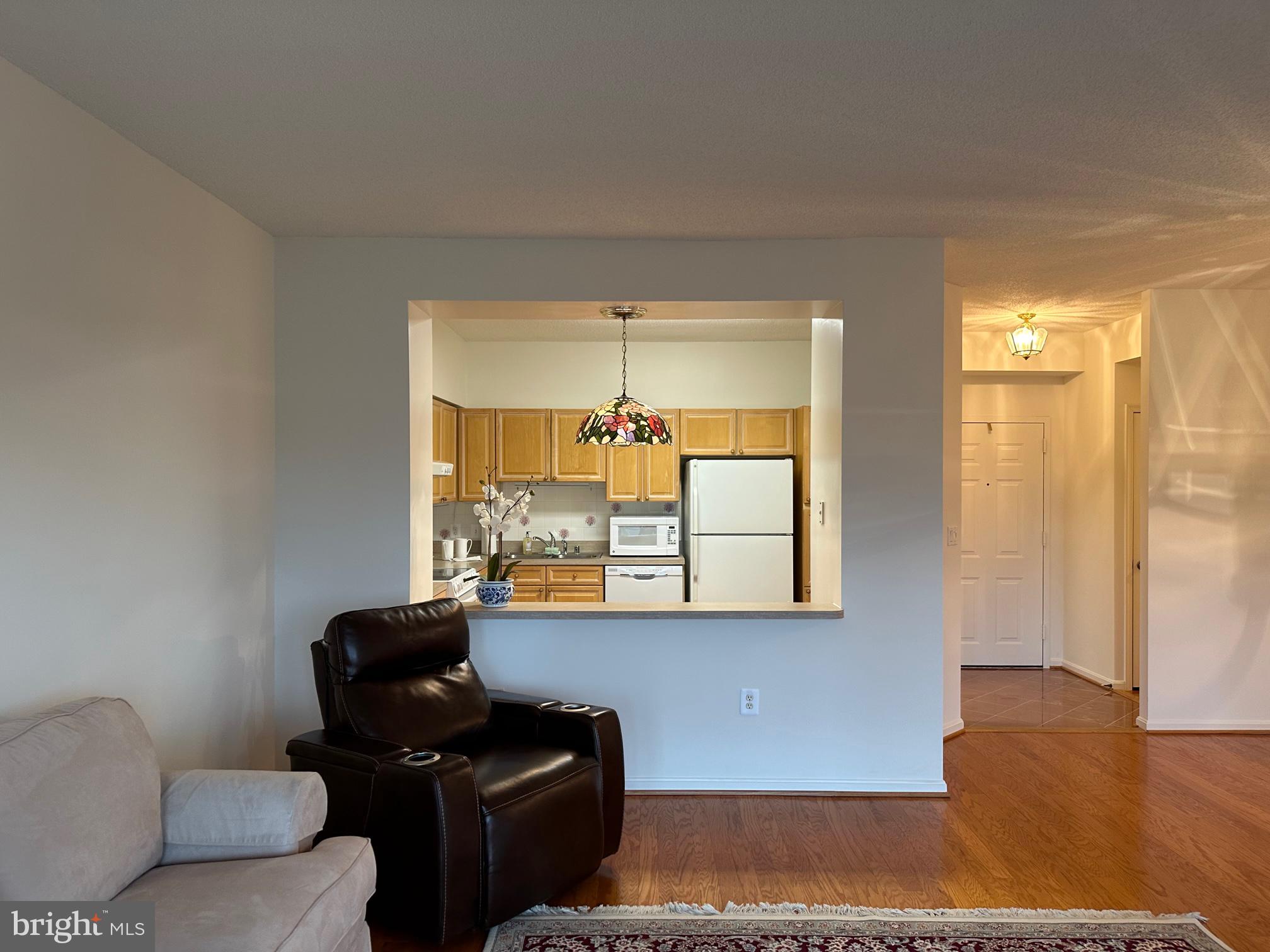 TURNBERRY COURTS AT LEIS - Residential