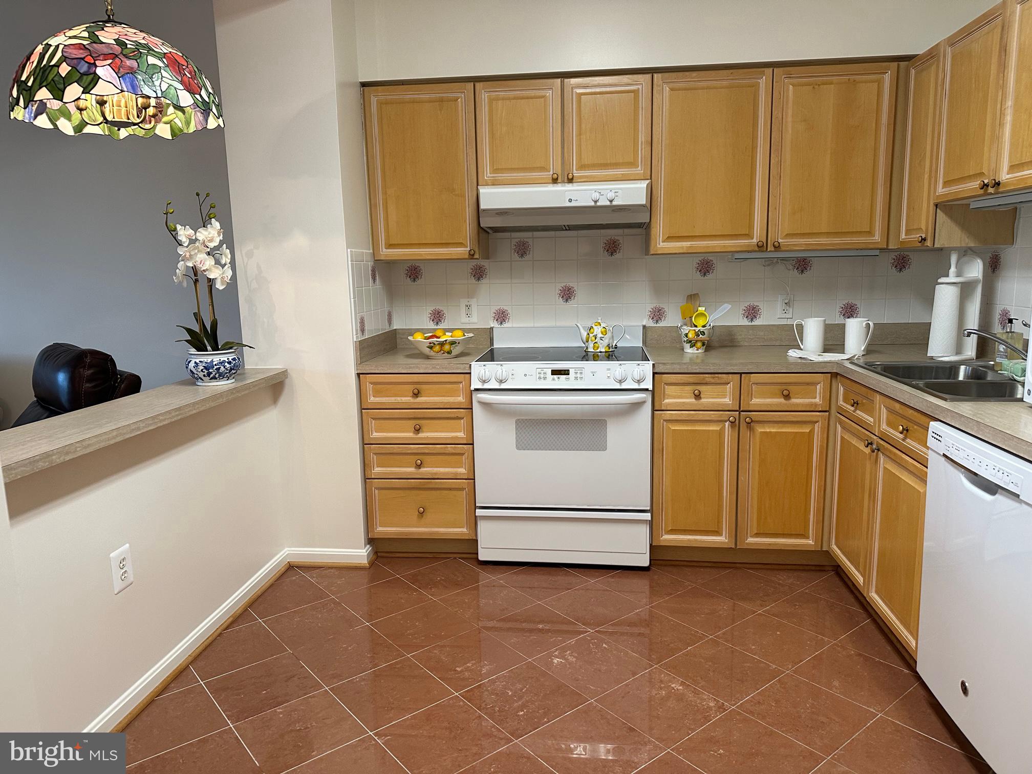 TURNBERRY COURTS AT LEIS - Residential