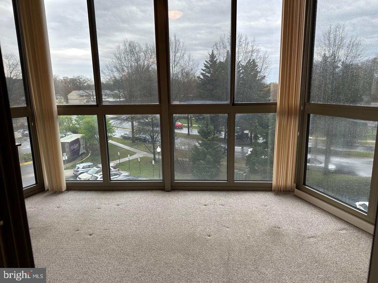 TURNBERRY COURTS AT LEIS - Residential