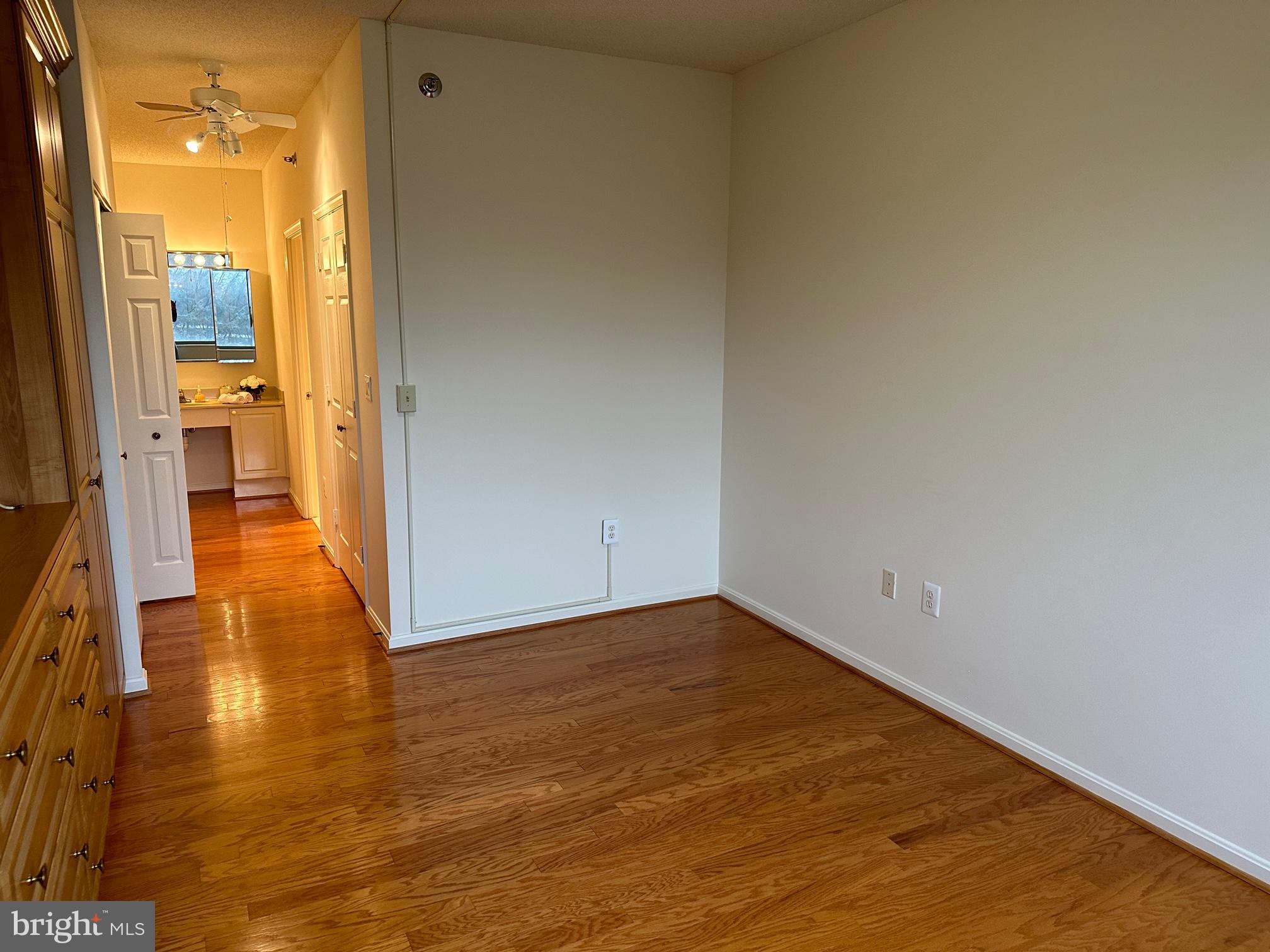 TURNBERRY COURTS AT LEIS - Residential