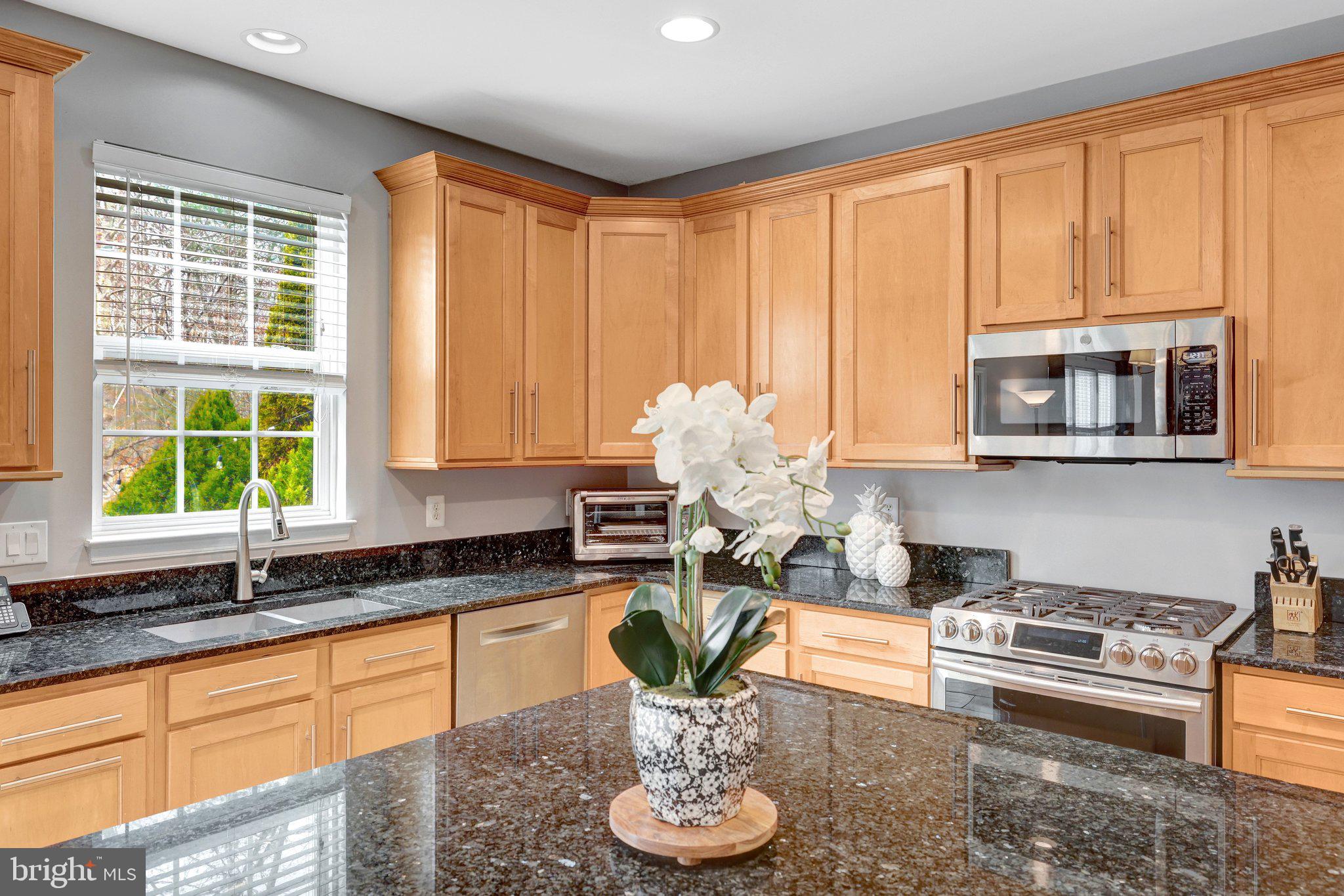 BROAD RUN OAKS - Residential