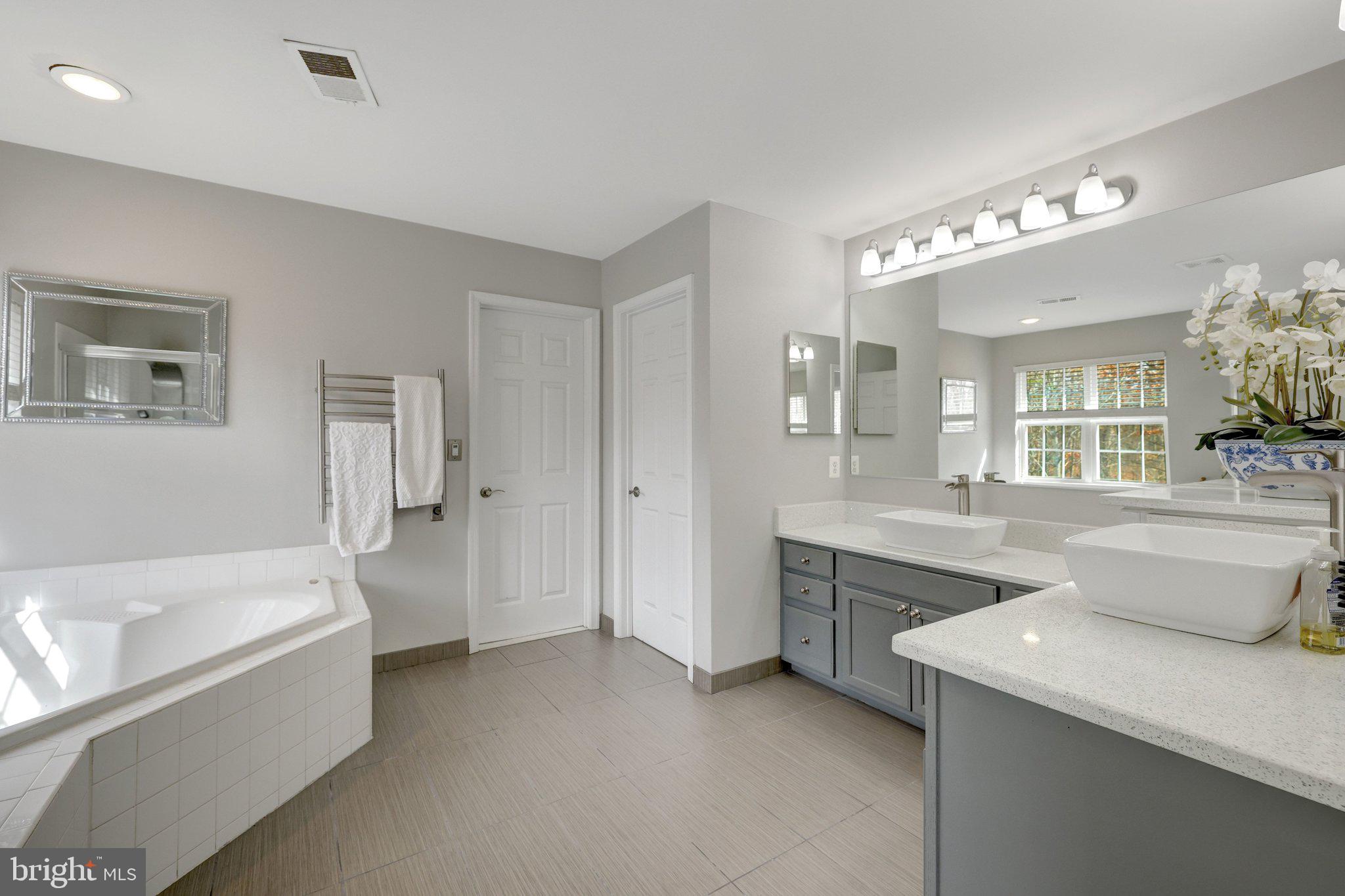 BROAD RUN OAKS - Residential