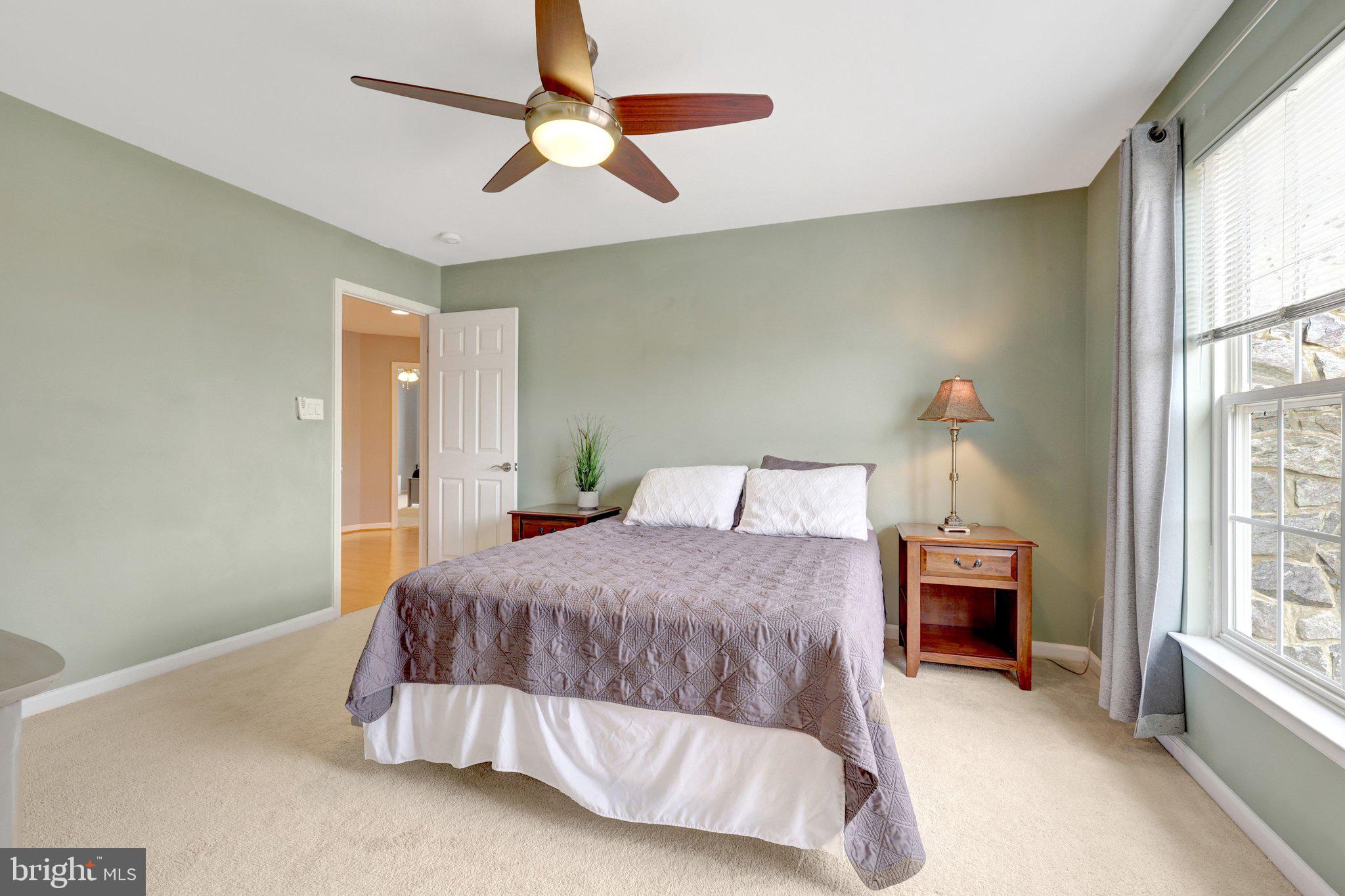 BROAD RUN OAKS - Residential