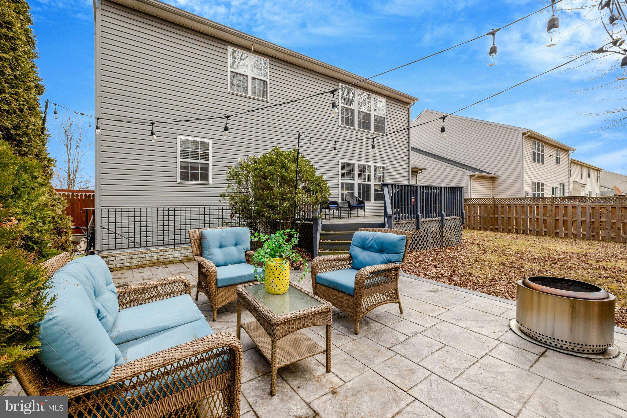 BROAD RUN OAKS - Residential