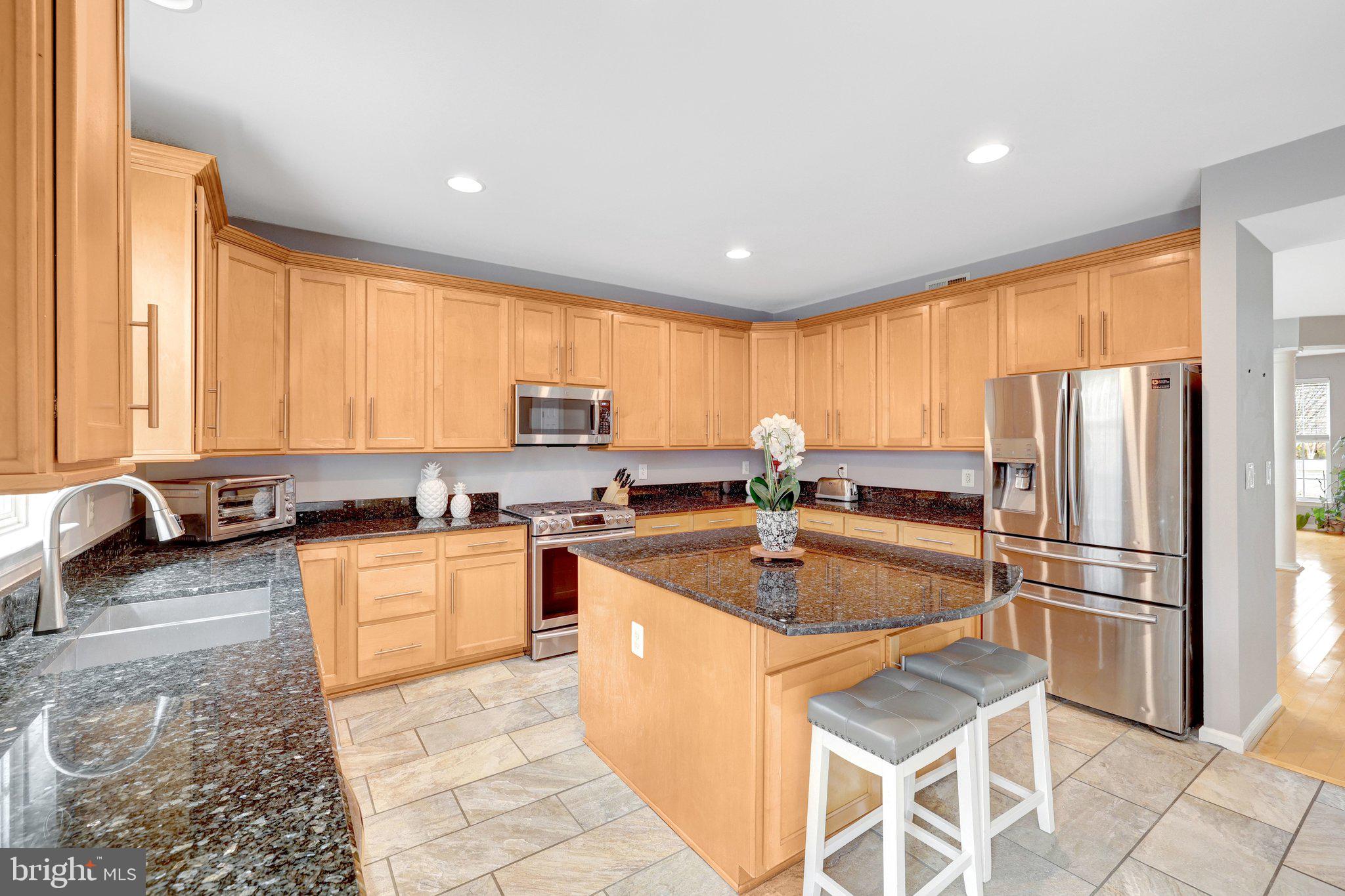 BROAD RUN OAKS - Residential