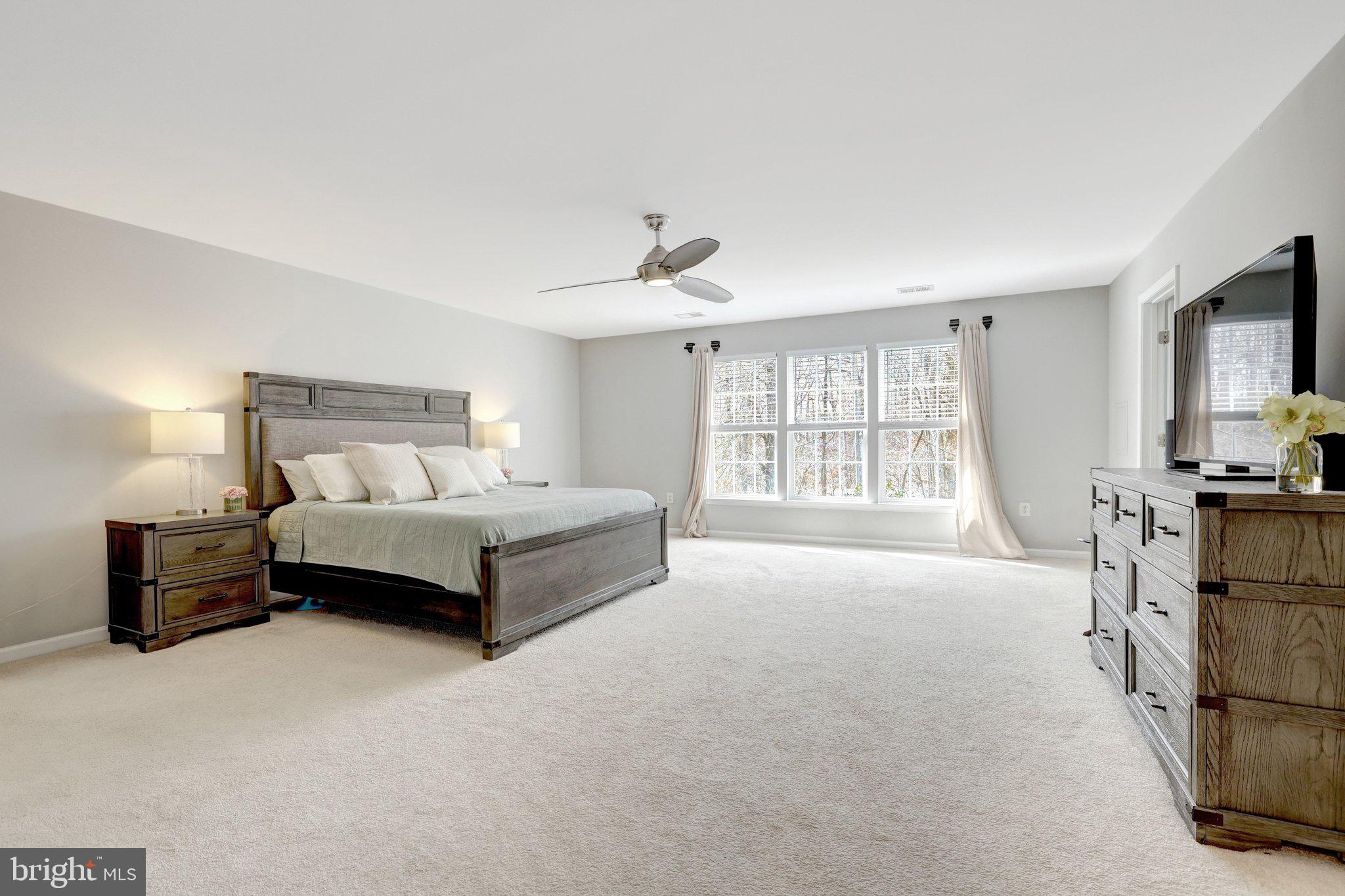 BROAD RUN OAKS - Residential