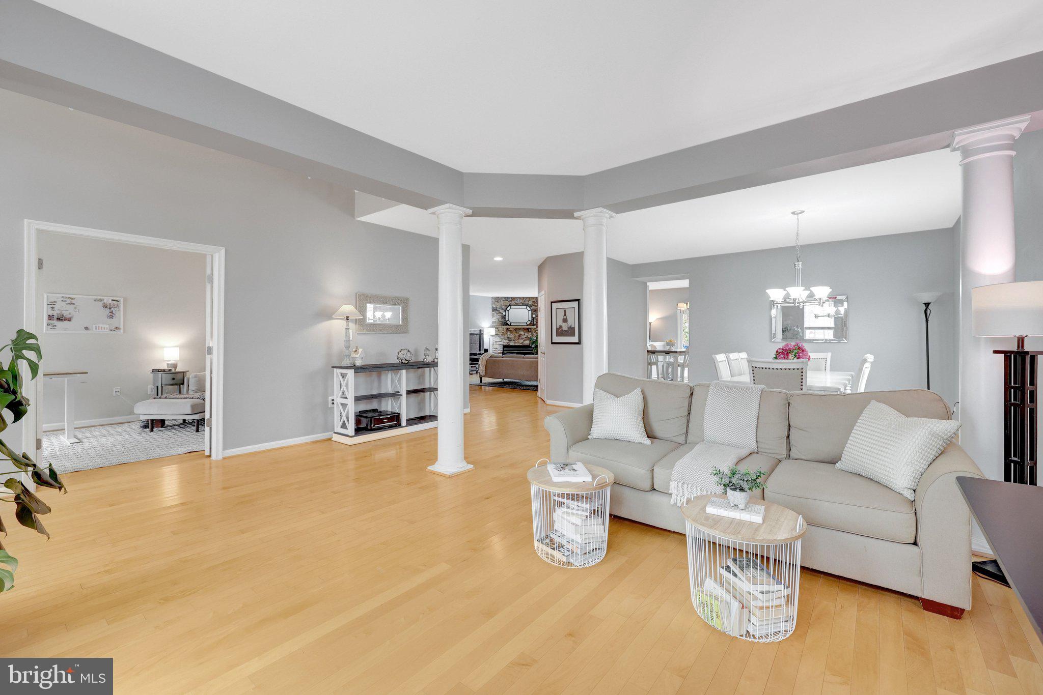 BROAD RUN OAKS - Residential