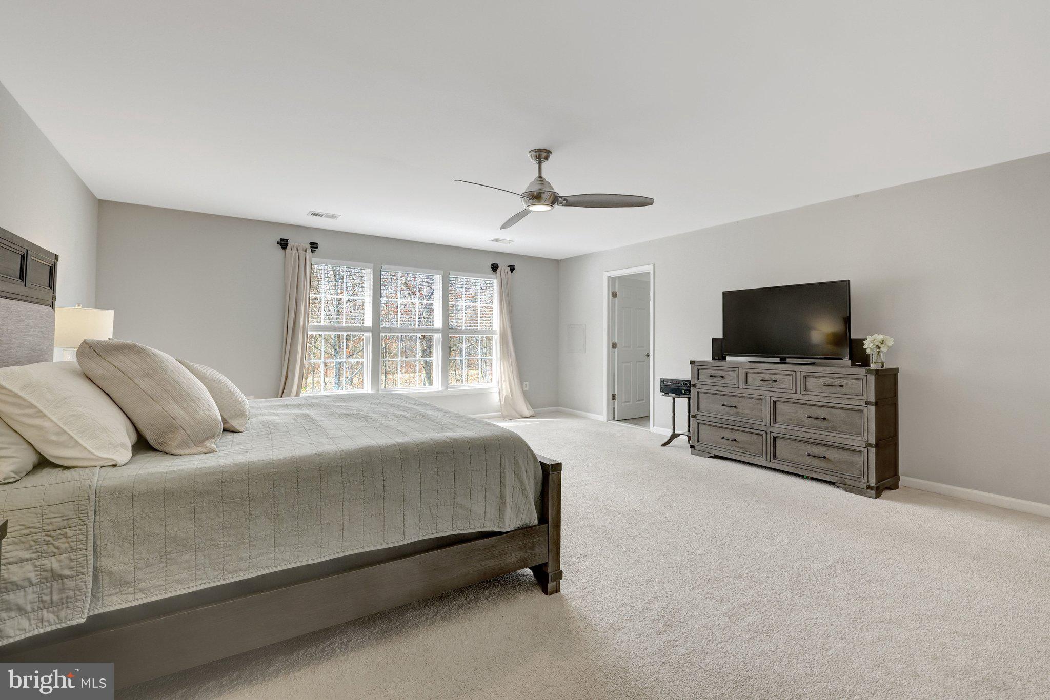 BROAD RUN OAKS - Residential