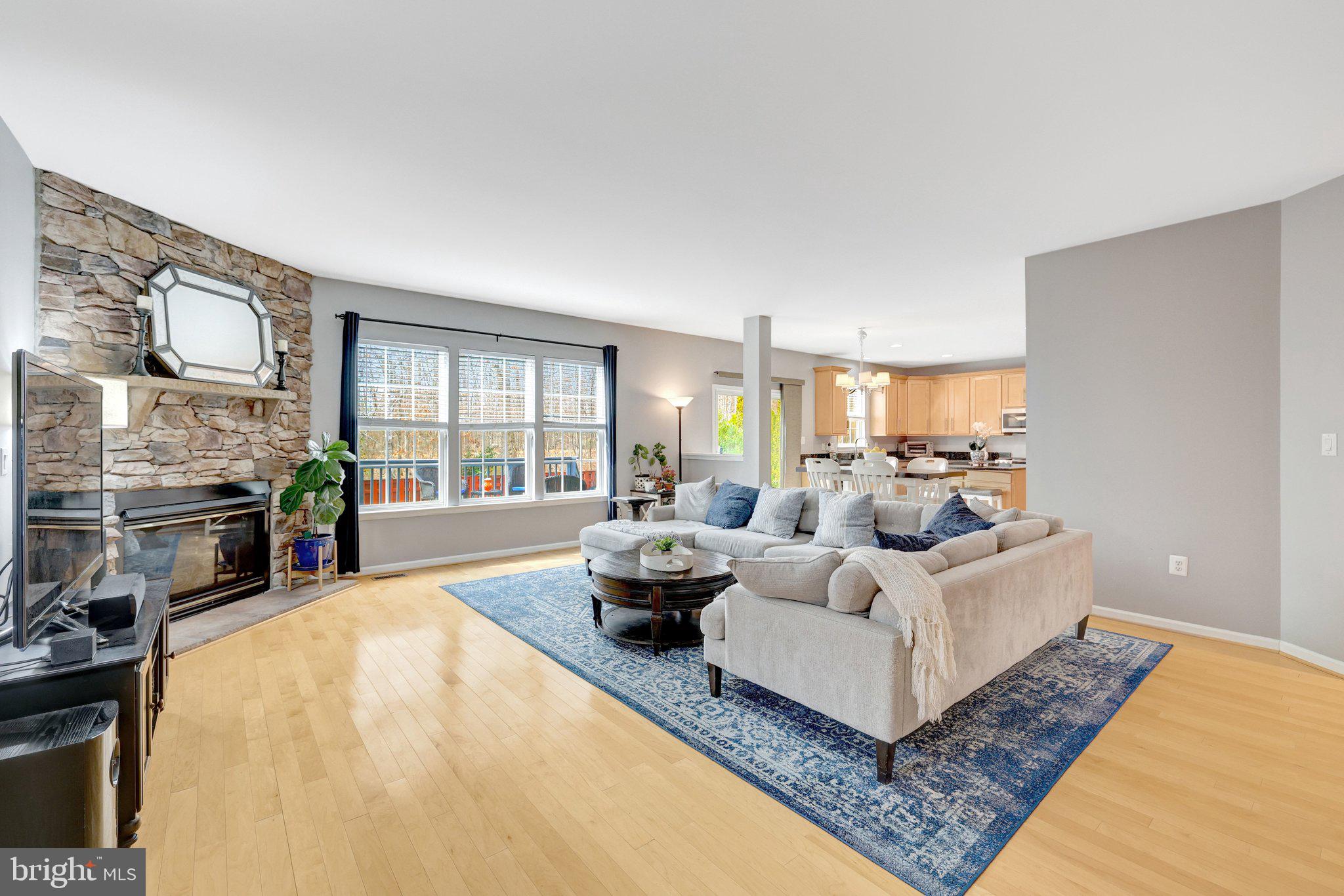 BROAD RUN OAKS - Residential