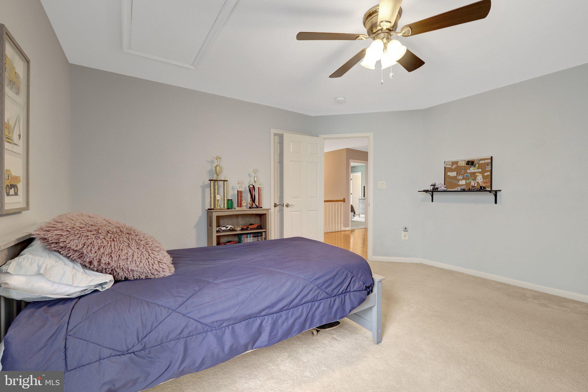 BROAD RUN OAKS - Residential