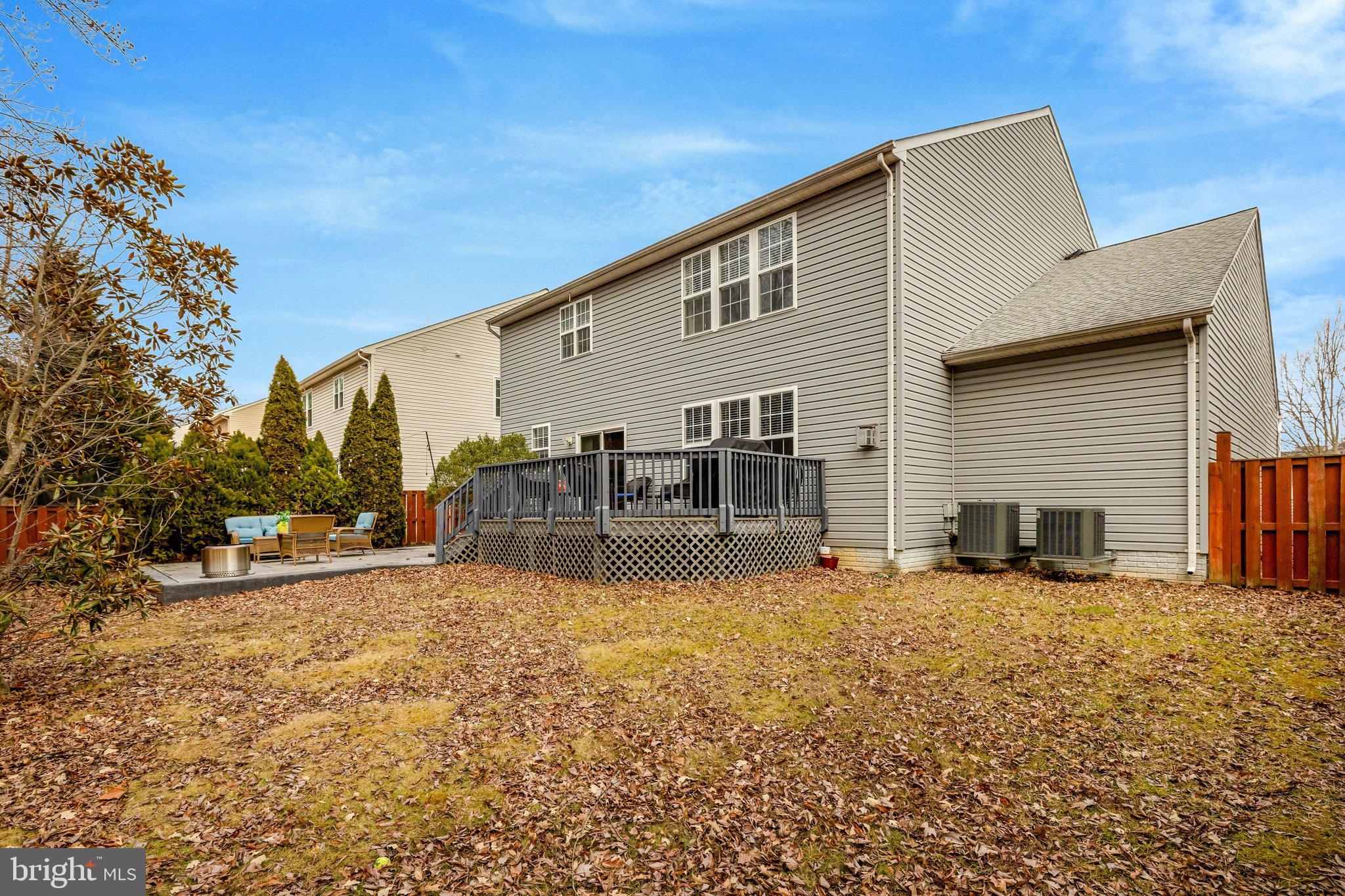 BROAD RUN OAKS - Residential