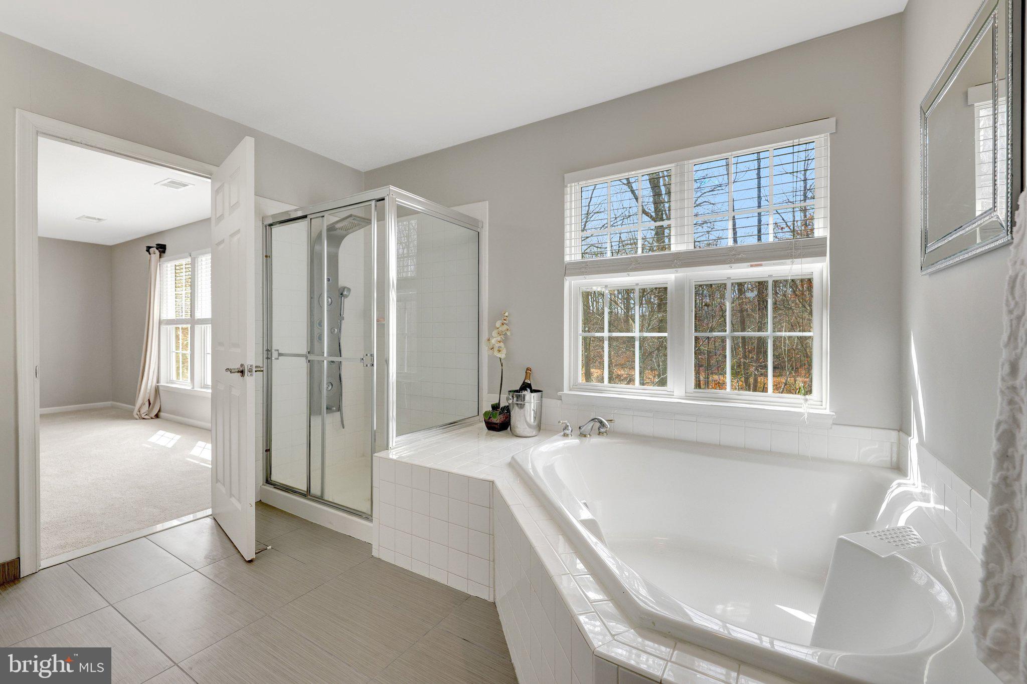 BROAD RUN OAKS - Residential