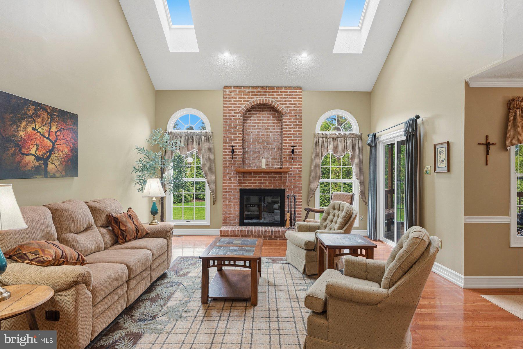 CUB HILL FARMS - Residential
