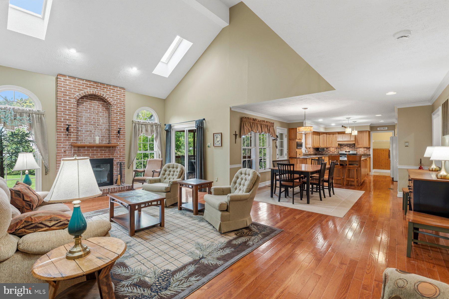 CUB HILL FARMS - Residential