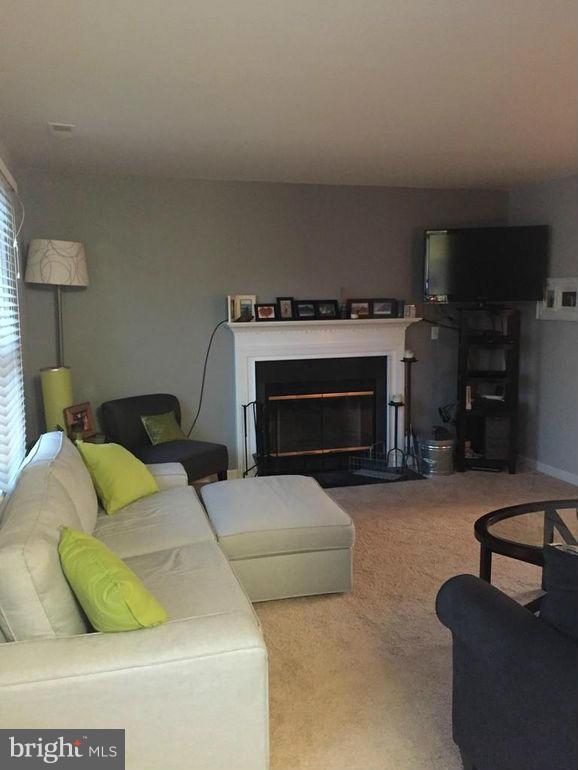 FRANKLIN MANOR BEACH - Residential Lease