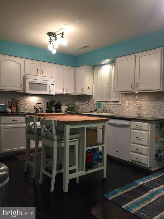 FRANKLIN MANOR BEACH - Residential Lease