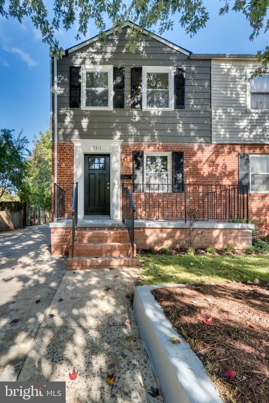 Beautiful 3 bedroom 3 full bathroom modernized luxury duplex in sought after Huntington Station, minutes from Old Town Alexandria. Totally renovated home with gleaming main level hardwood floors and freshly cleaned carpet on bottom and top floors. Kitchen includes stainless steel appliances with newer cabinets. Full bathroom located on every level. Splendid landscaping with a fully fenced in backyard and spacious driveway. Easy walk to the Huntington metro and bus stops with quick access to 95/495 and Eisenhower Ave shopping and all the restaurants in Old Town Alexandria. Convenient walking trail located directly behind the row of townhomes with a community center and playground close by. Don't miss this chance to be close to everything while still living in a quiet and very pet-friendly neighborhood!
Renting from Hatch Property Management and Sales provides you many benefits! The Resident Benefits Program includes HVAC air filter delivery (for applicable properties), credit building to help boost your credit score with timely rent payments, $1M identity protection, utility concierge service making utility connection a breeze during the move-in process, our best-in-class resident rewards program, and much more! More details during the application process.