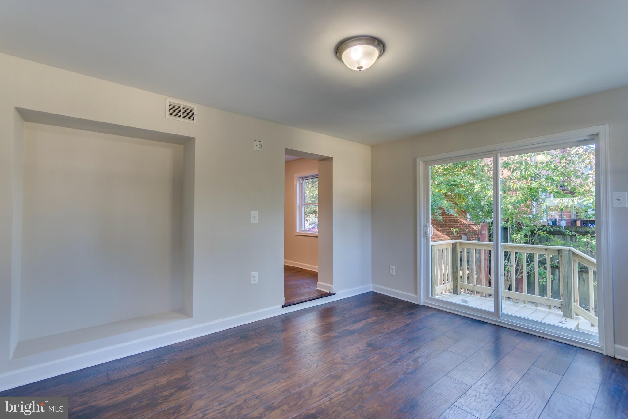 HUNTINGTON - Residential Lease