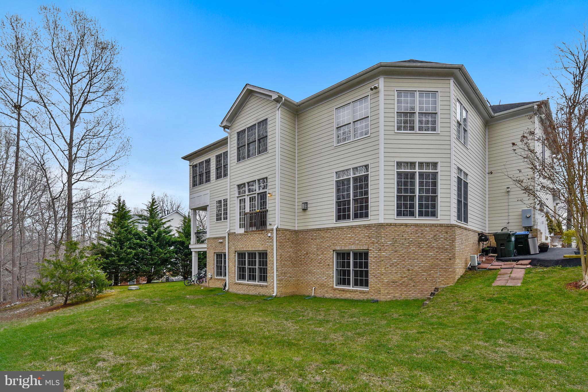 RIVER FALLS - Residential