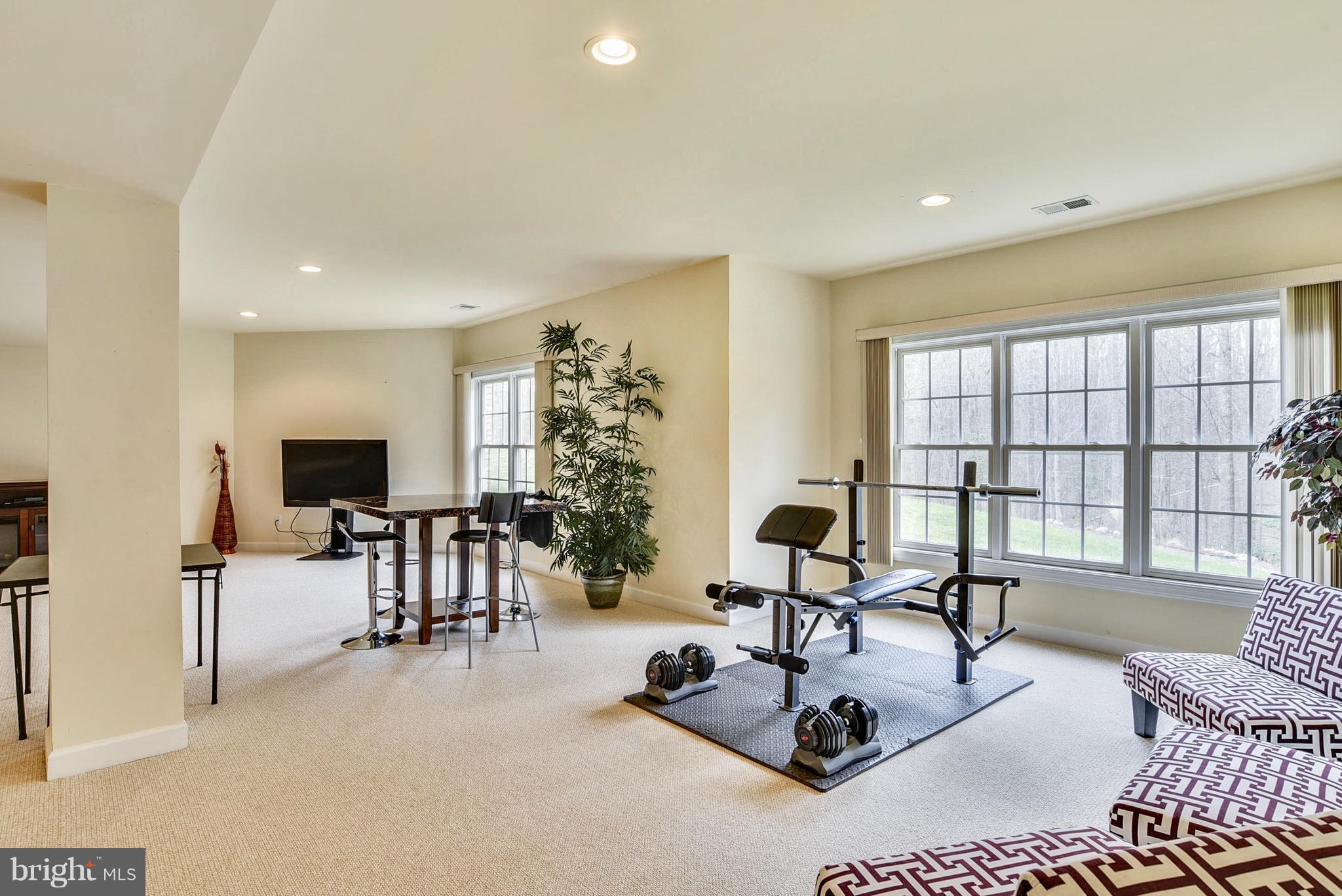 RIVER FALLS - Residential