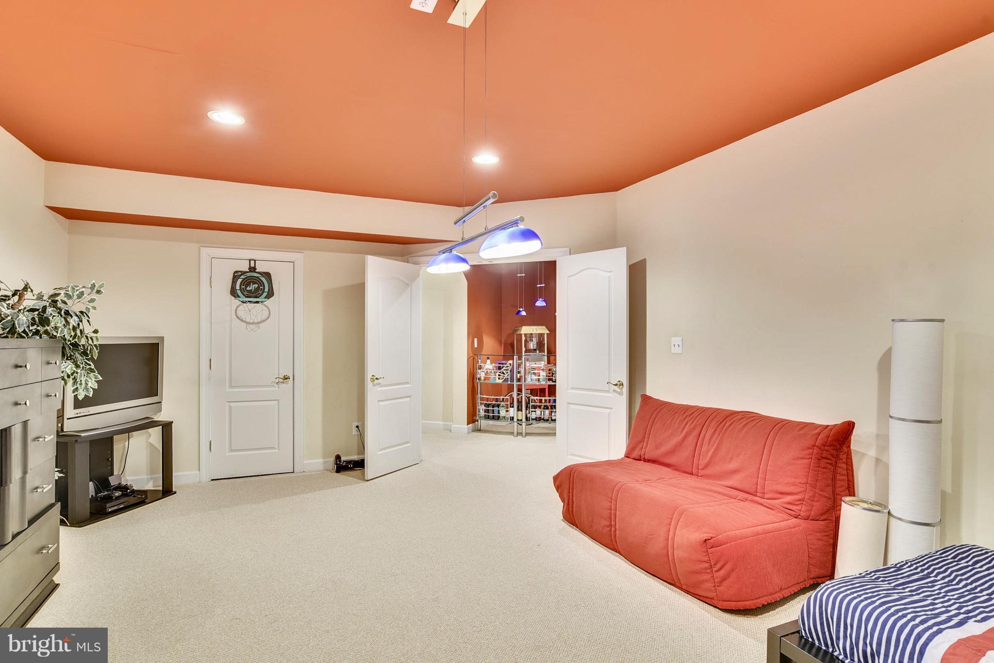 RIVER FALLS - Residential