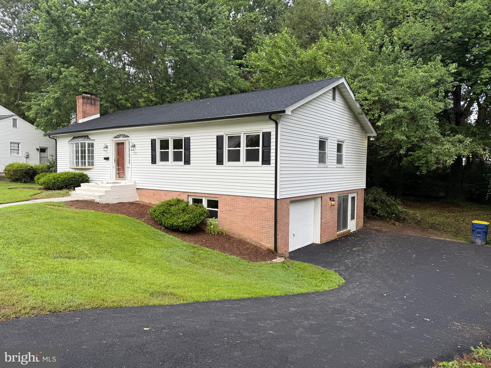 1120 WOODSEDGE ROAD