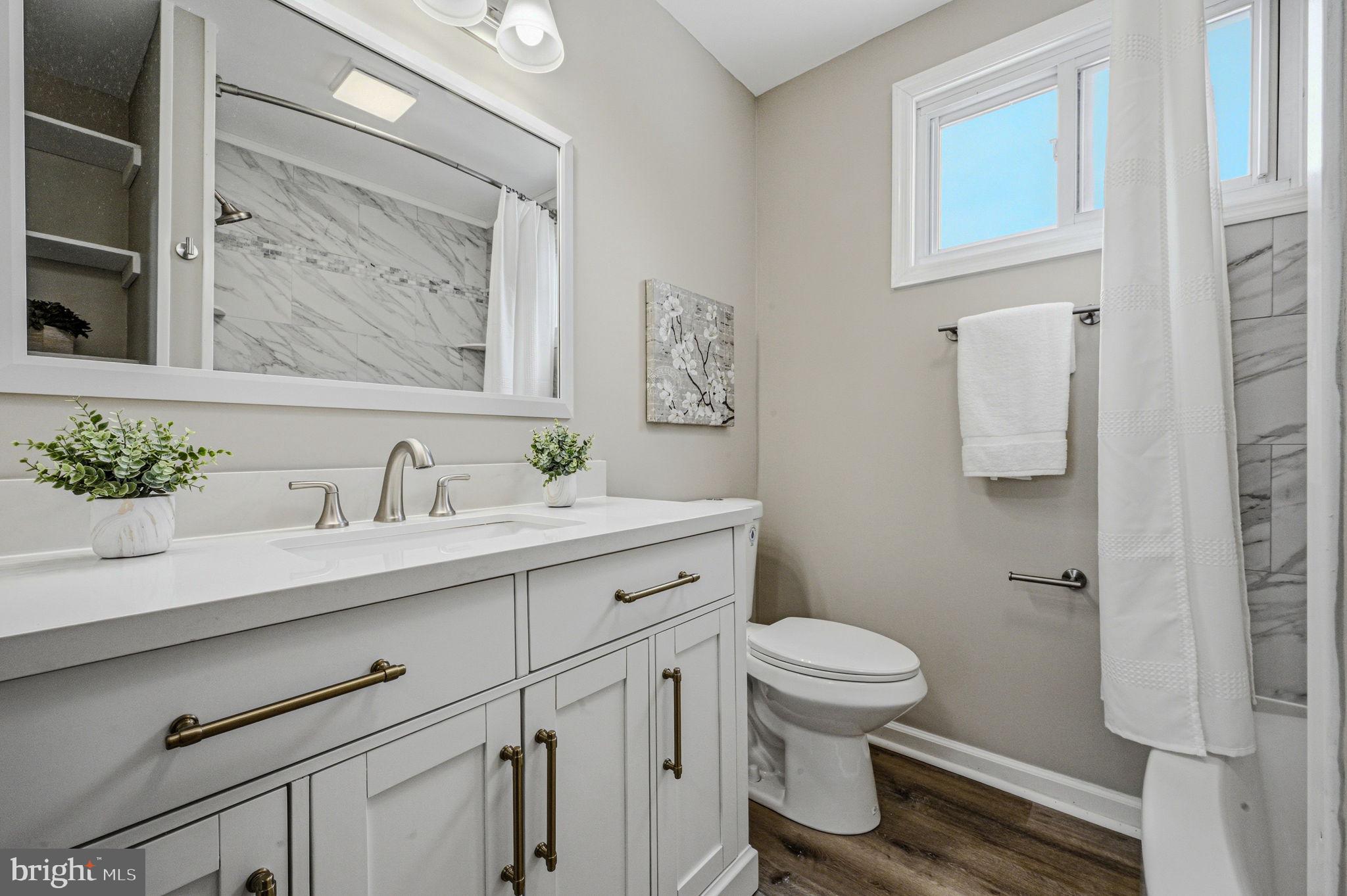 JONATHANS LANDING - Residential