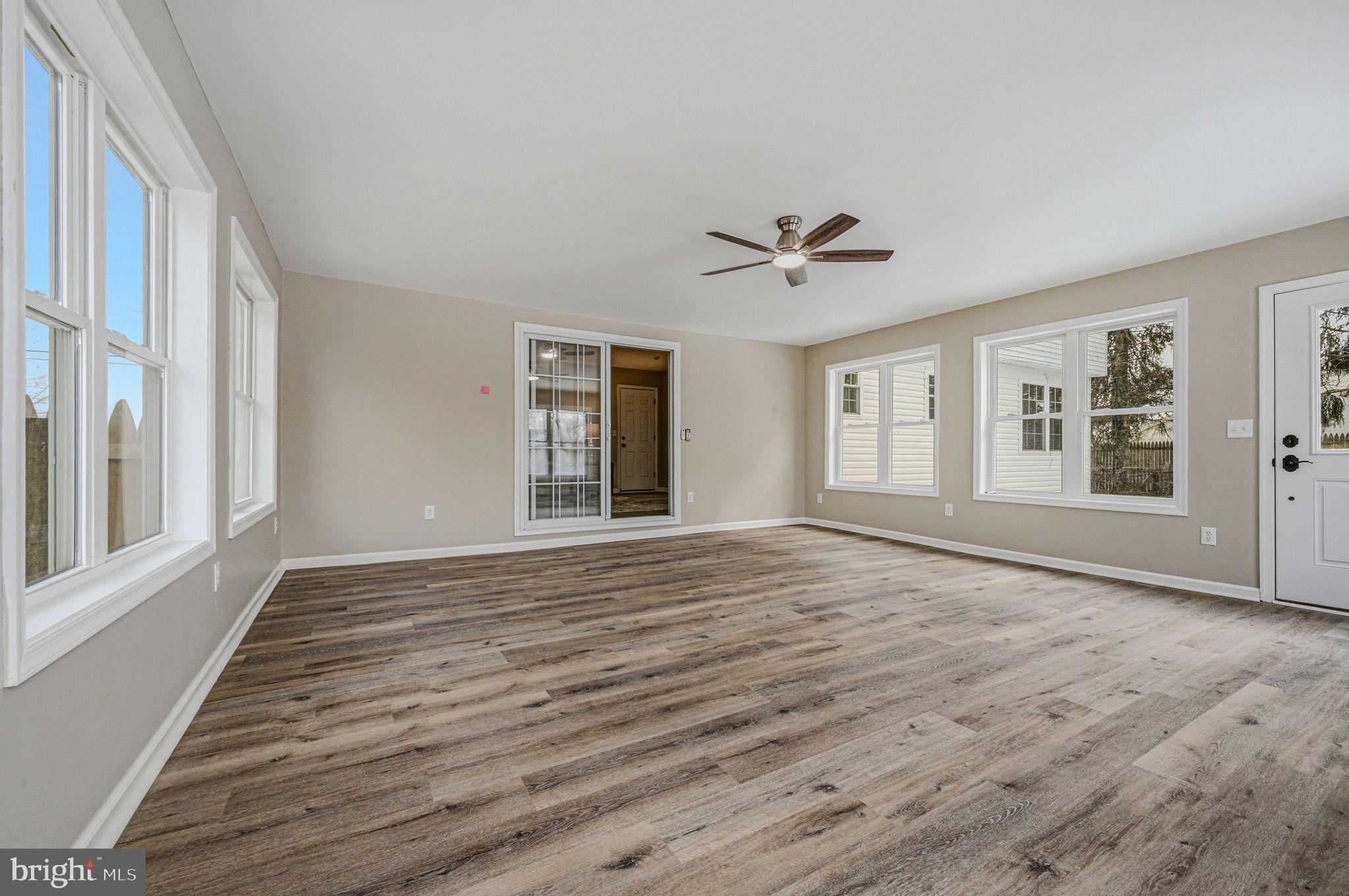 JONATHANS LANDING - Residential