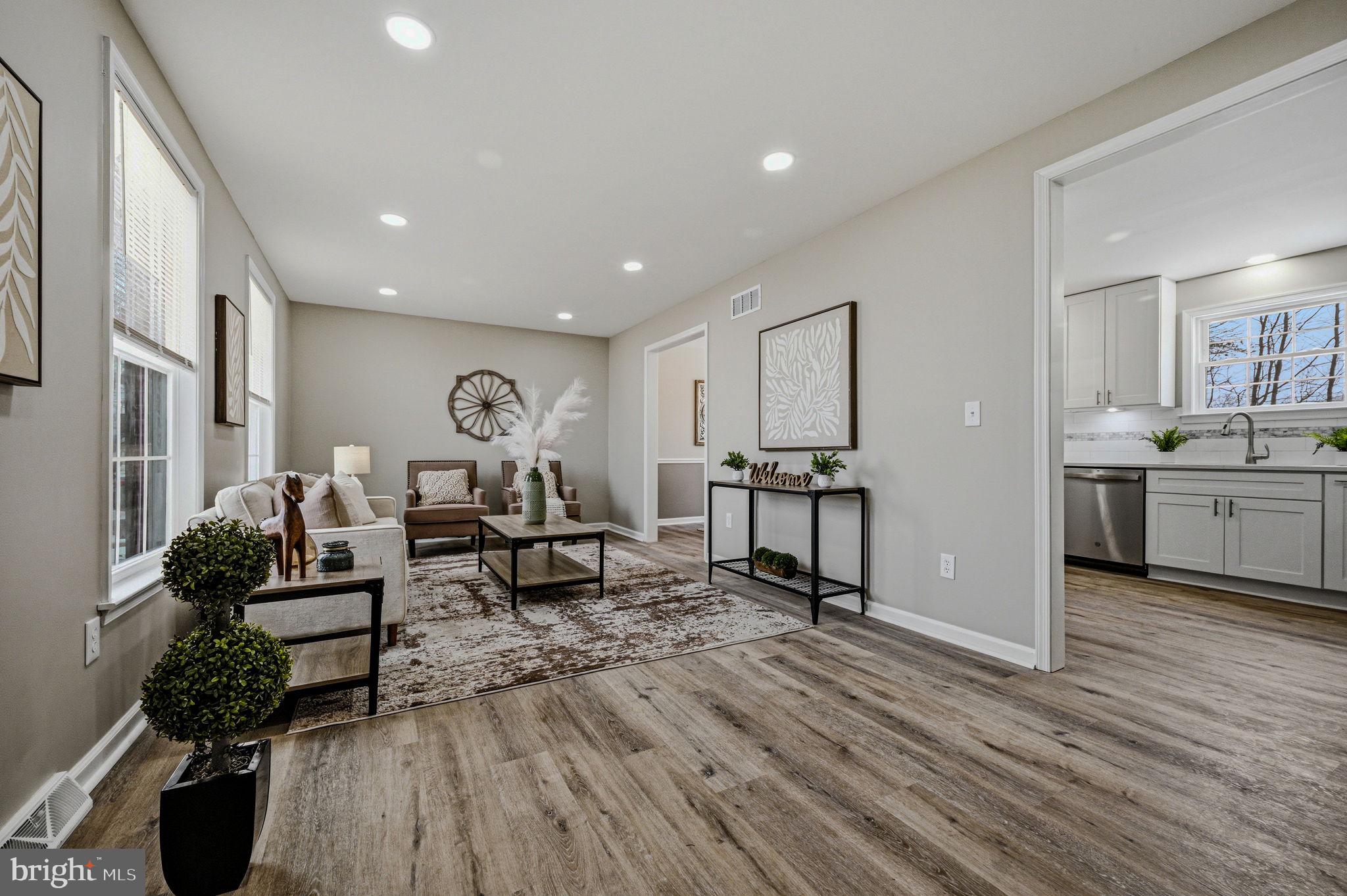 JONATHANS LANDING - Residential