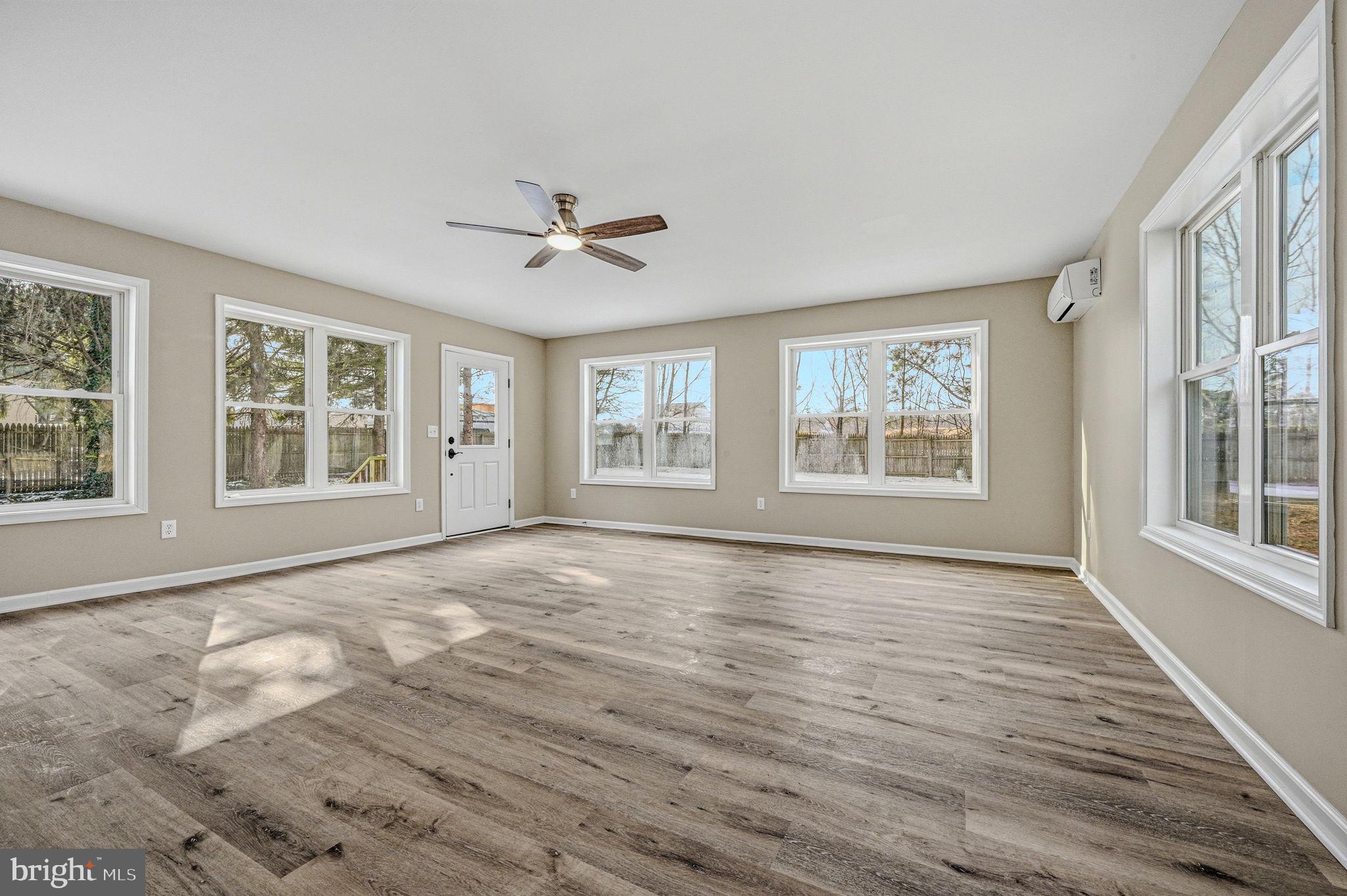 JONATHANS LANDING - Residential