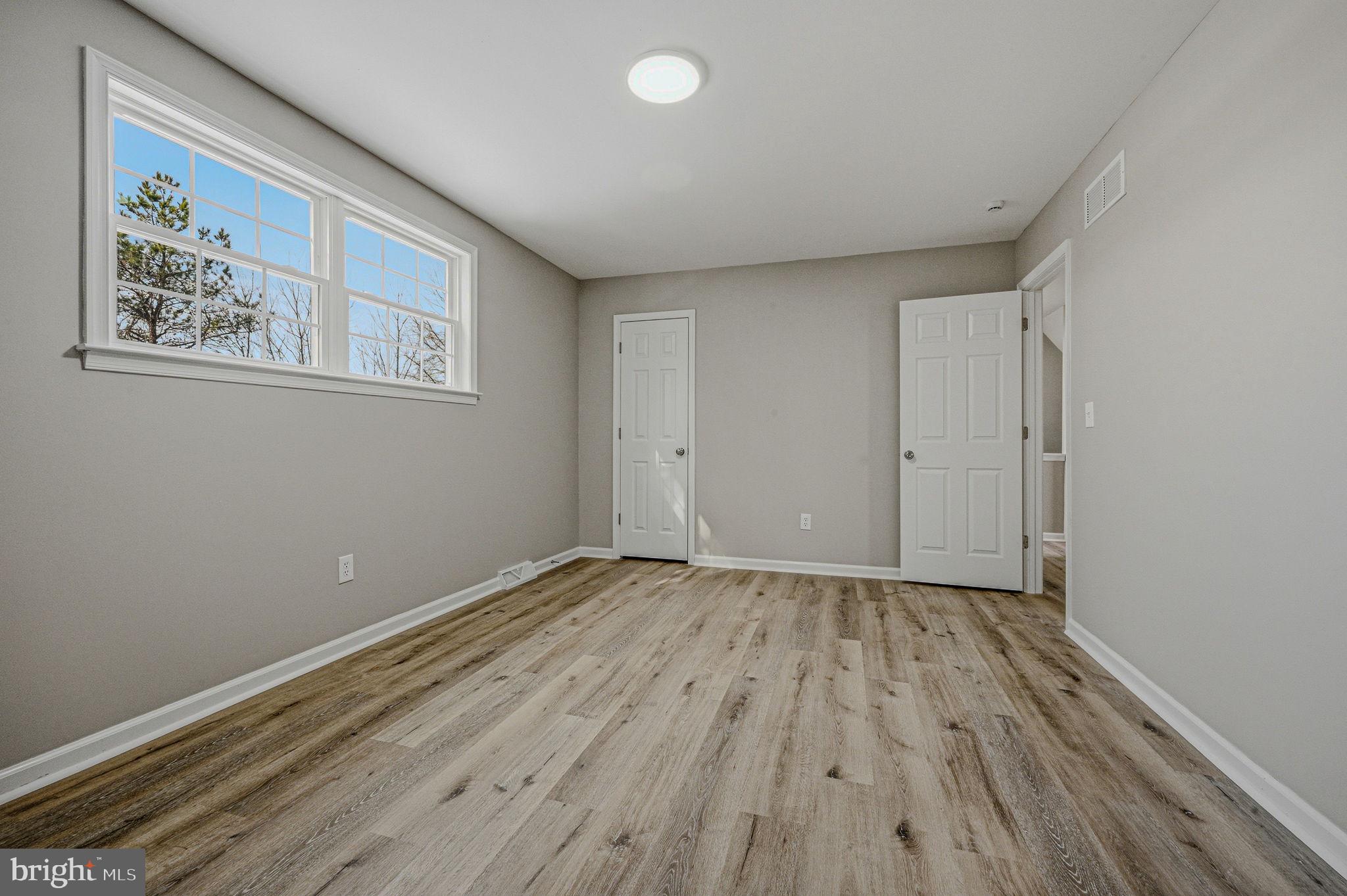 JONATHANS LANDING - Residential