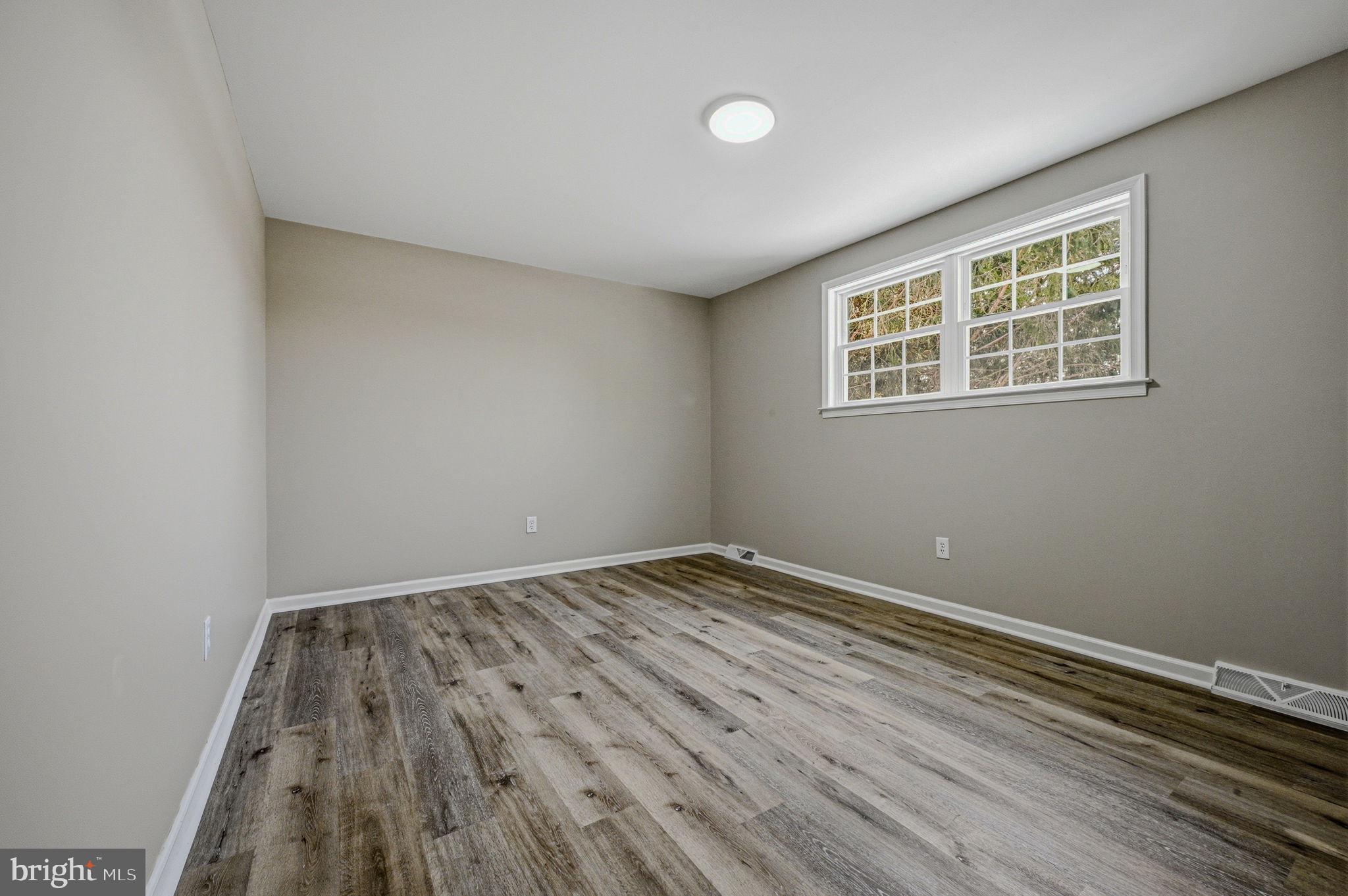 JONATHANS LANDING - Residential