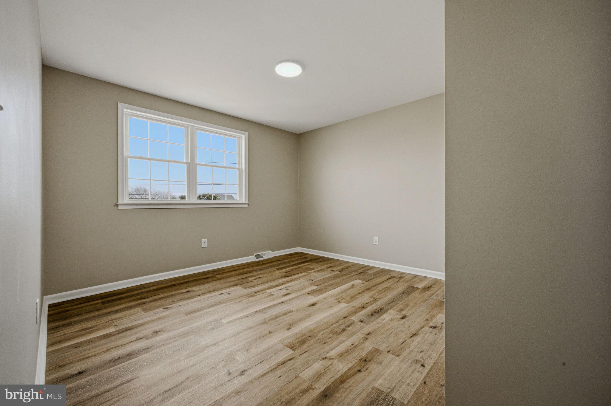 JONATHANS LANDING - Residential