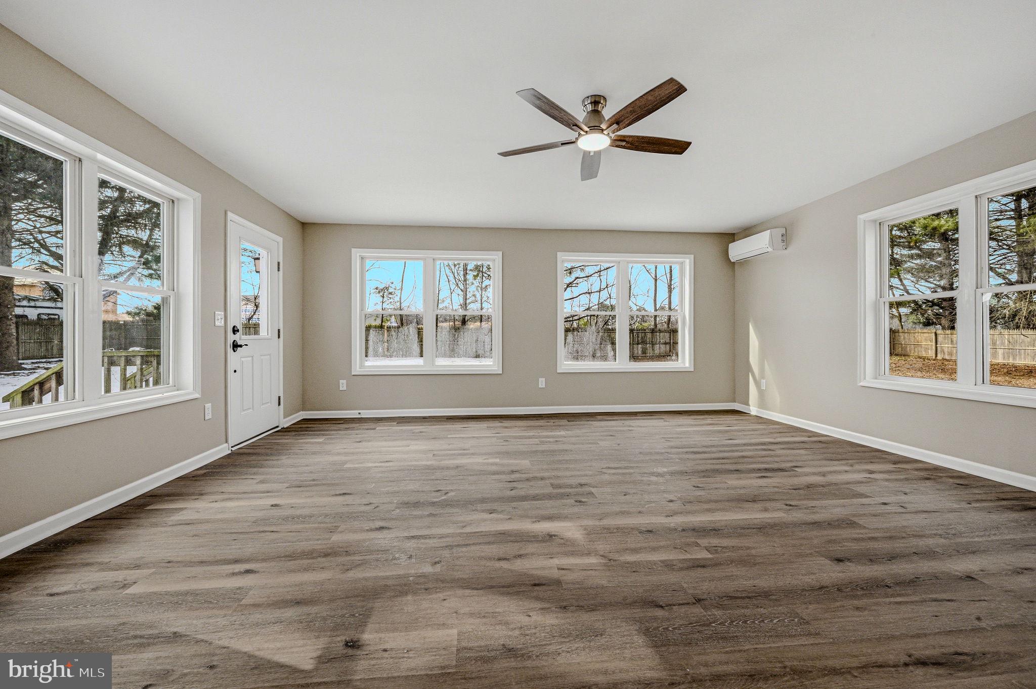 JONATHANS LANDING - Residential