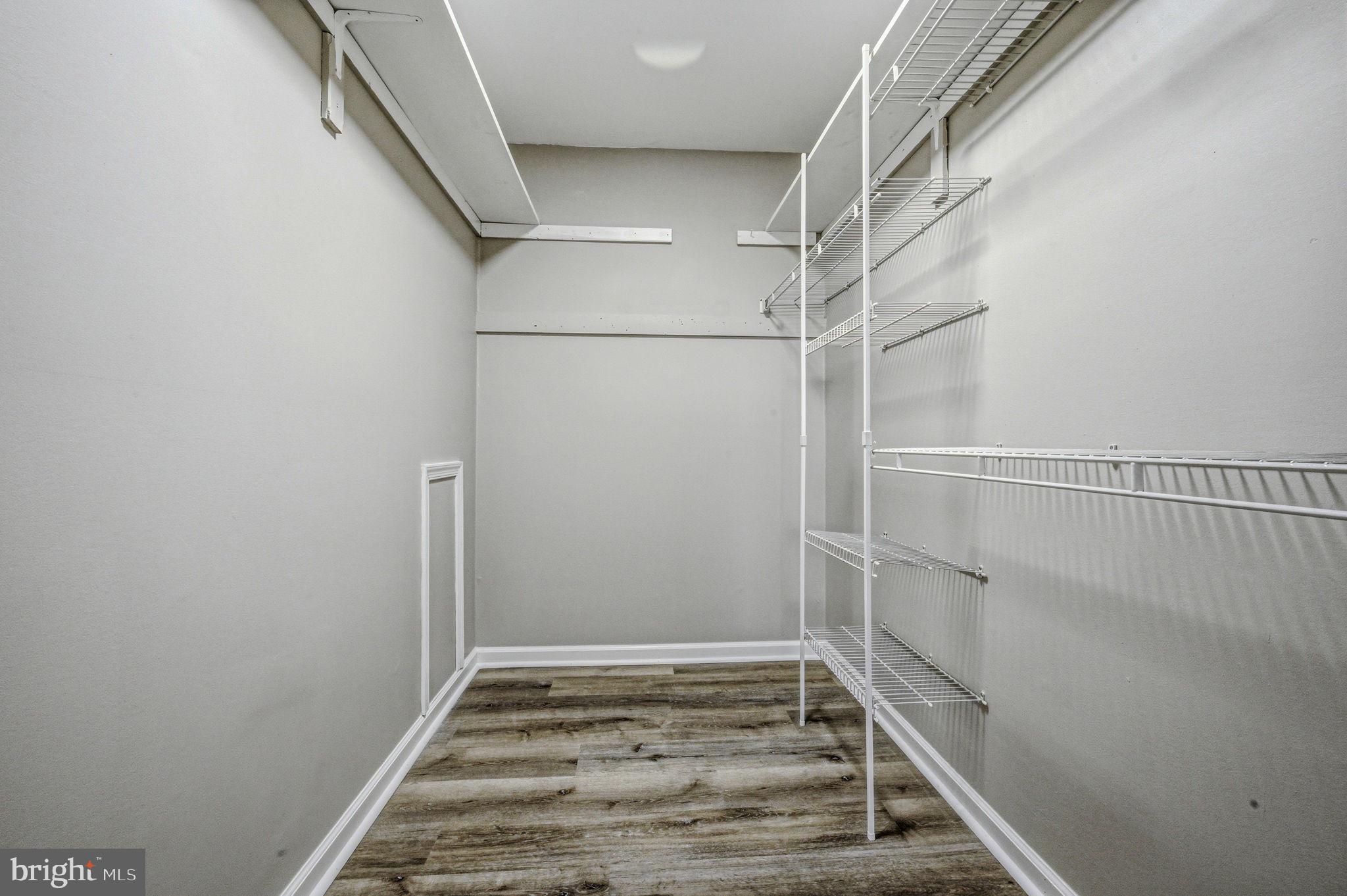 JONATHANS LANDING - Residential