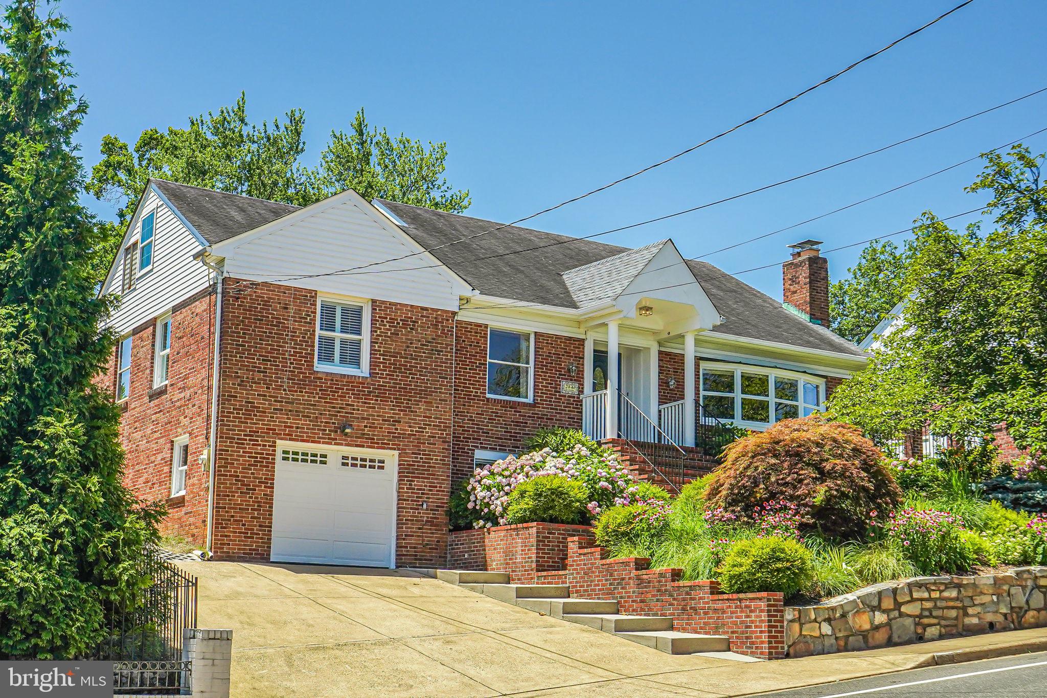 MAYWOOD - Residential