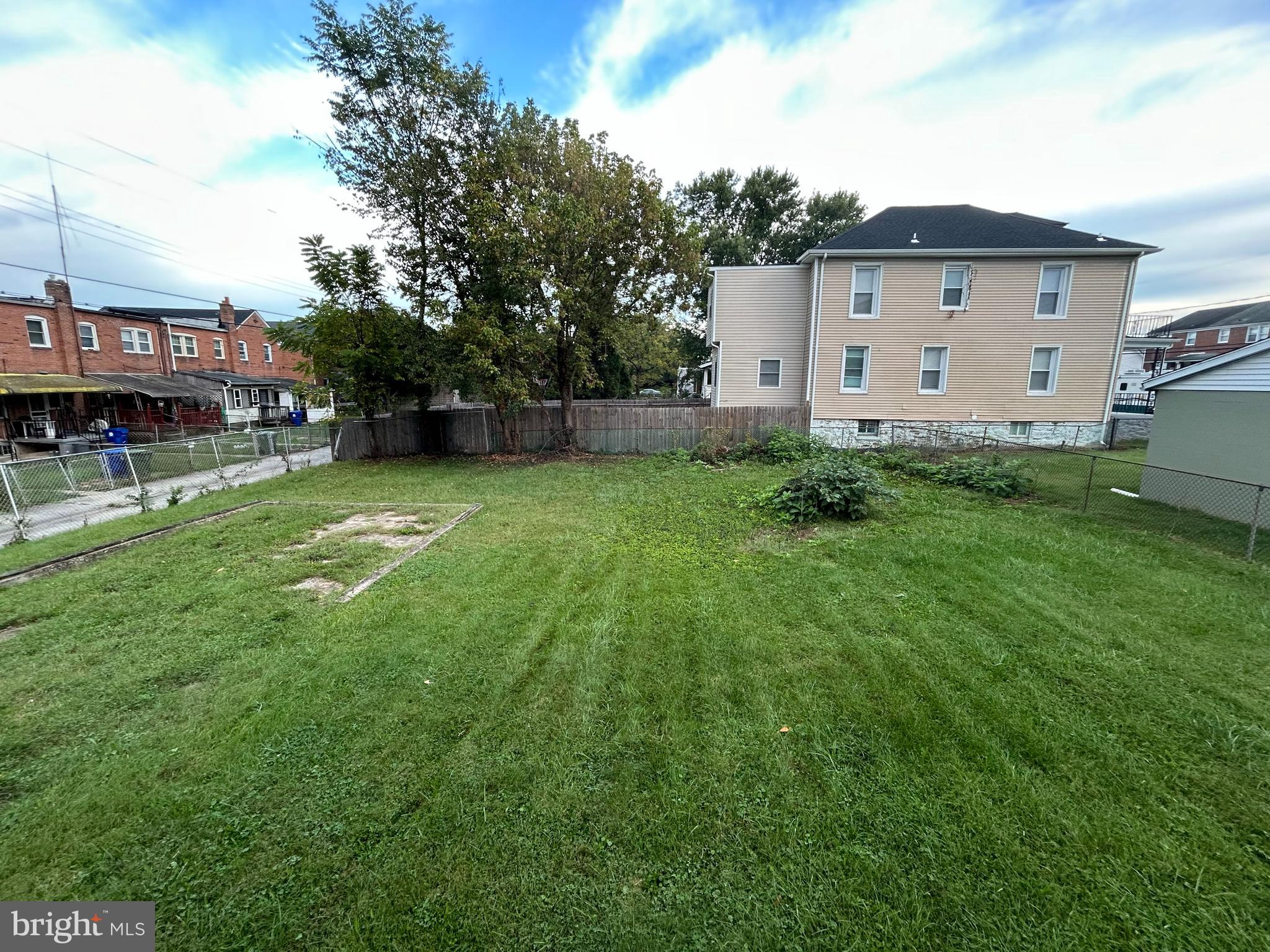 HILLTOP PARK - Residential Lease