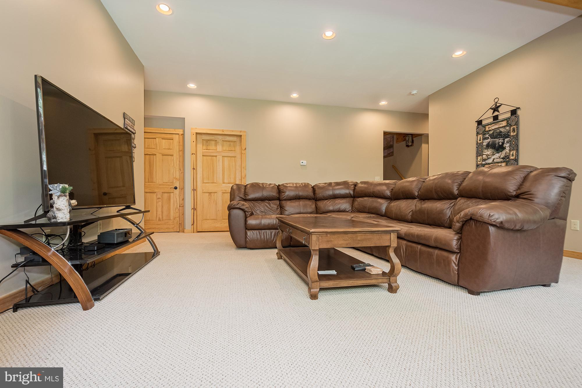 THOUSAND ACRES - Residential