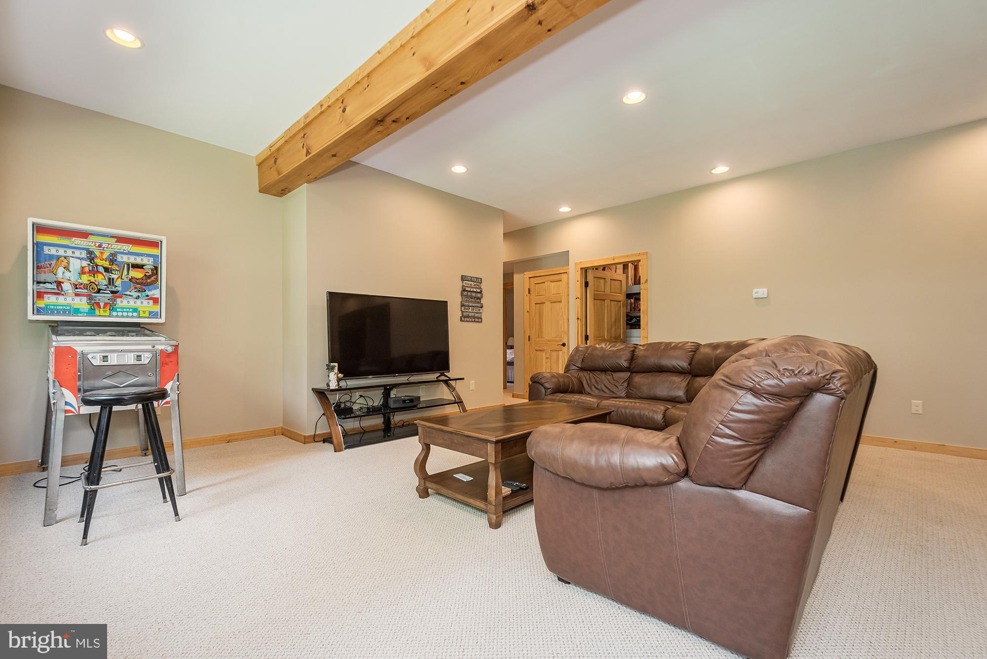 THOUSAND ACRES - Residential