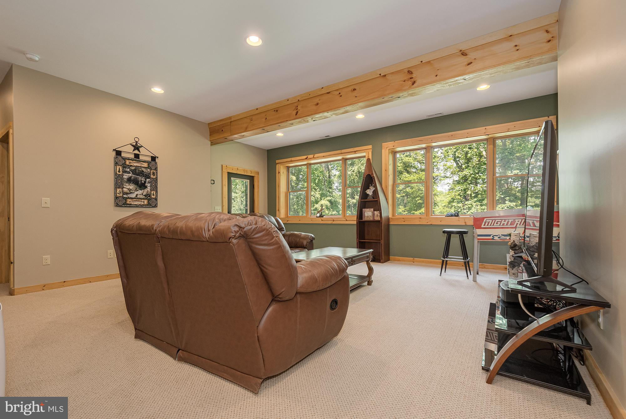 THOUSAND ACRES - Residential